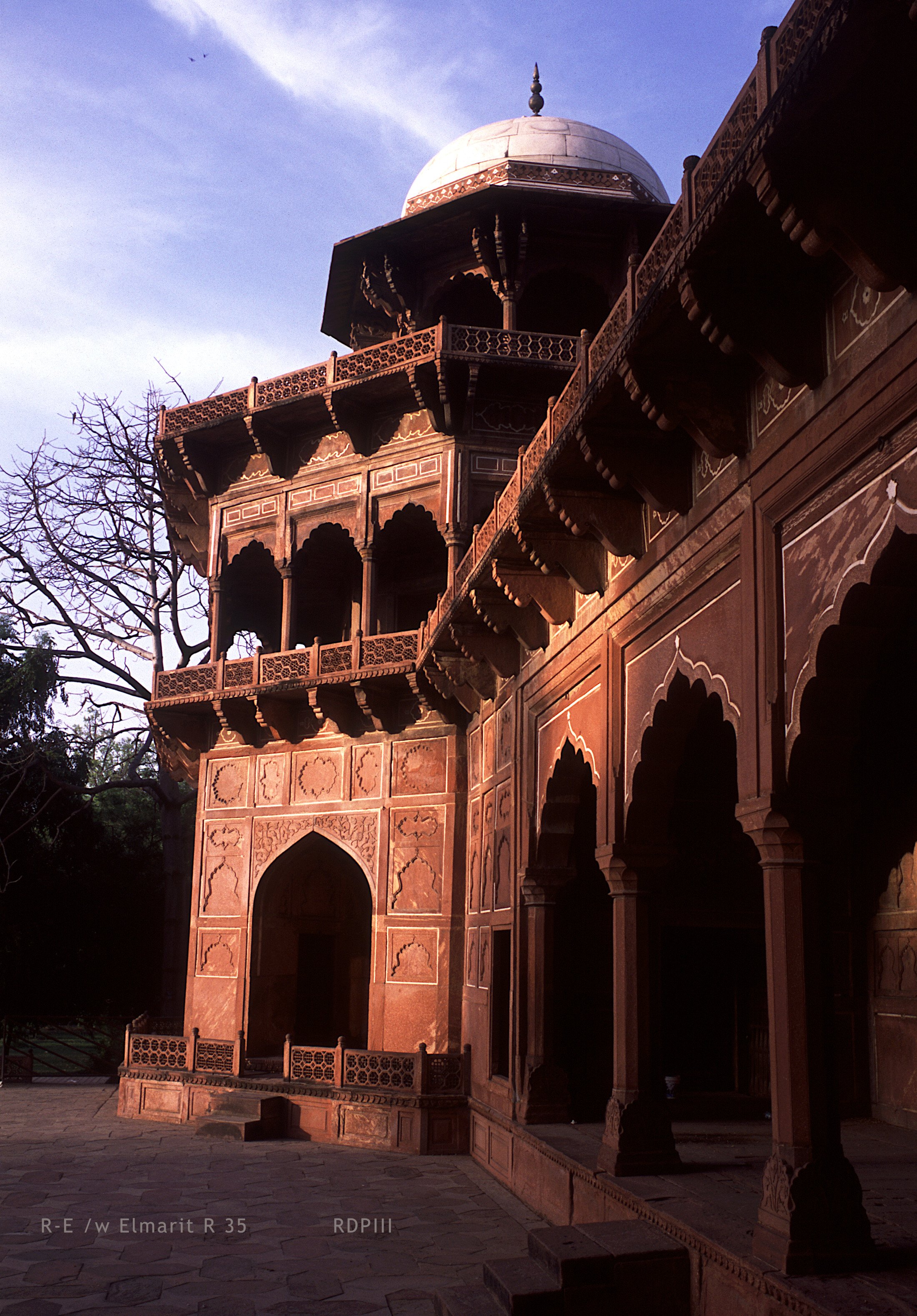Agra_Taj Majal_26_JamaMasjid.jpg