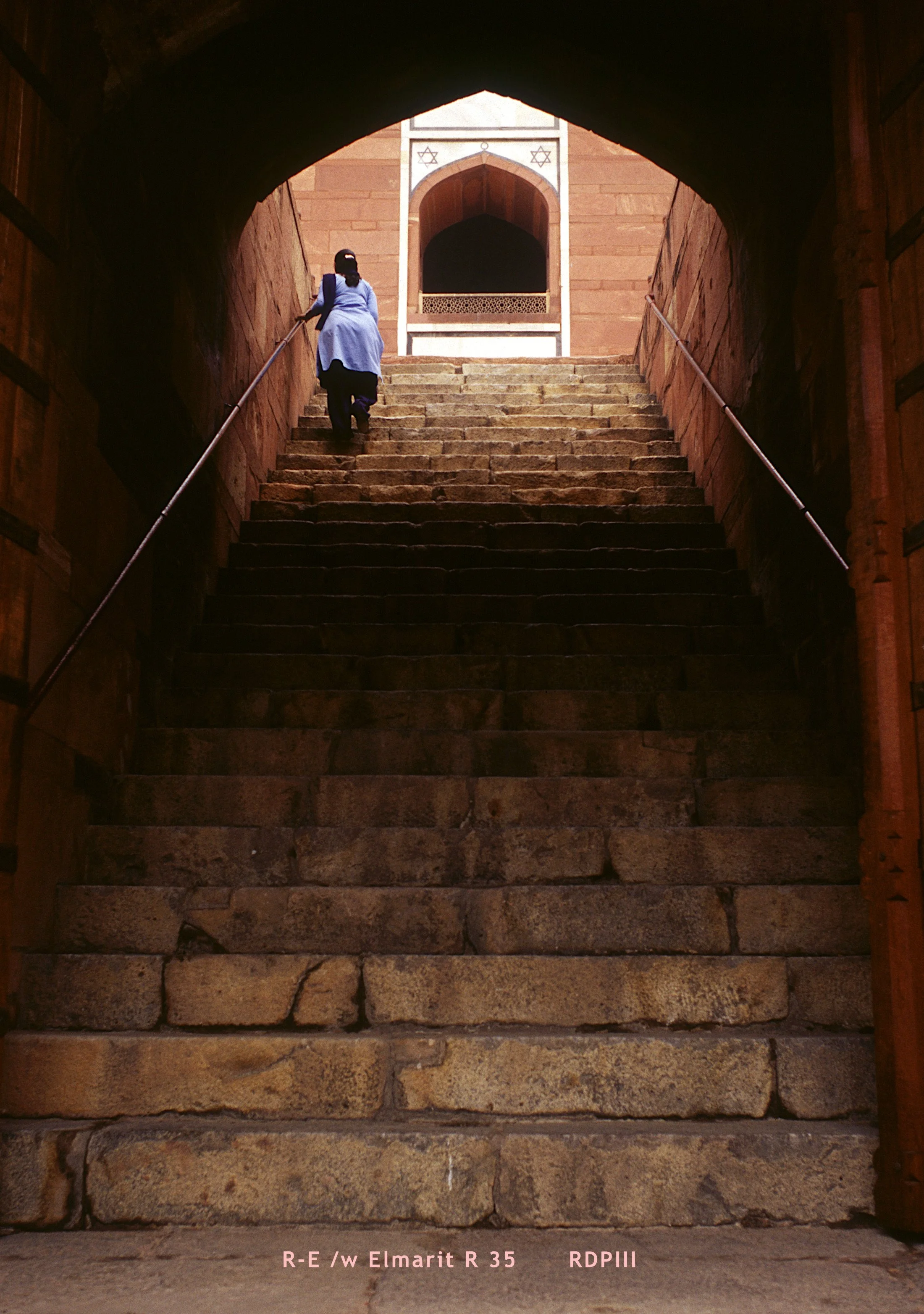New Delhi_00_stairway.jpg