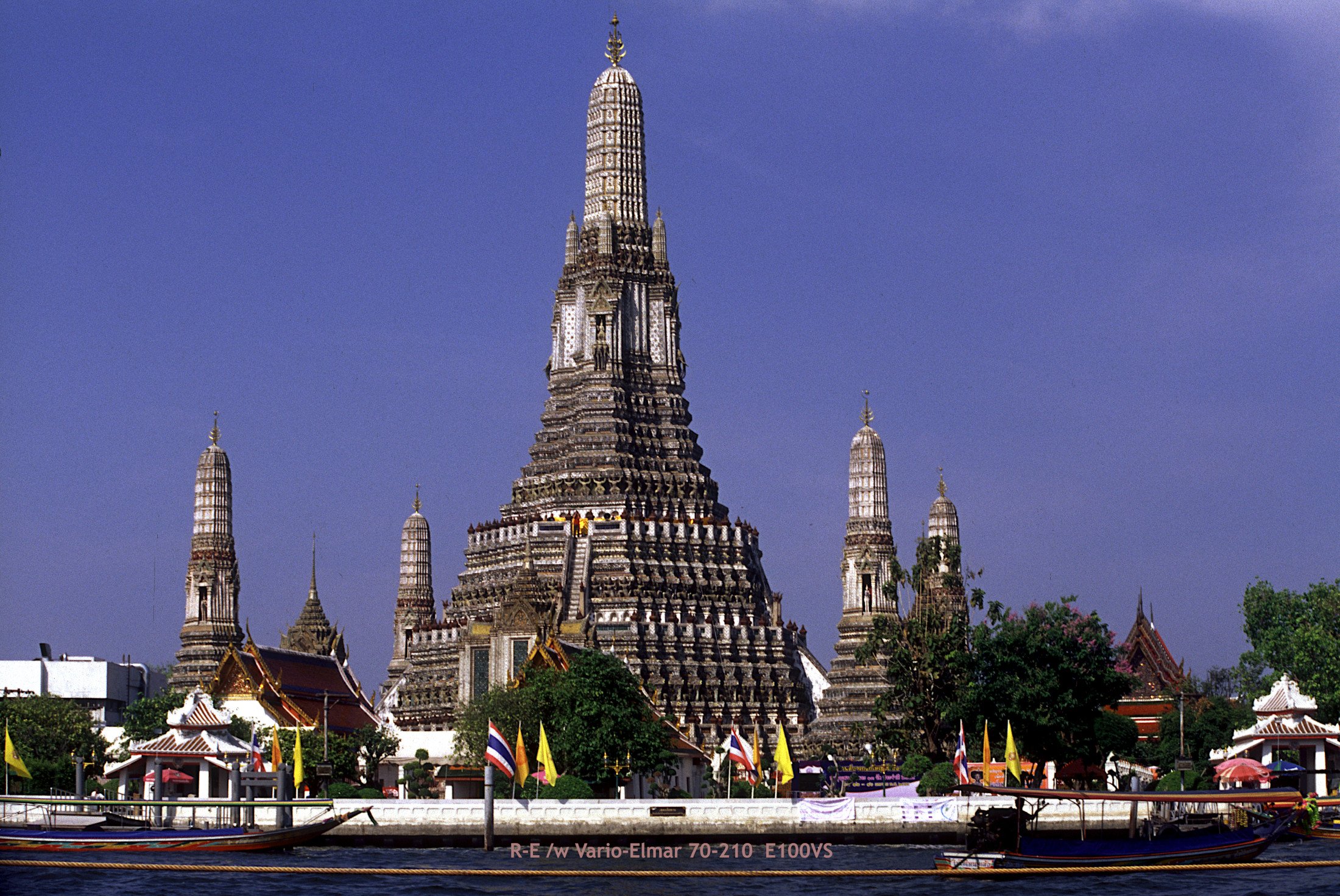 15_Bangkok_RiverTemple.jpg