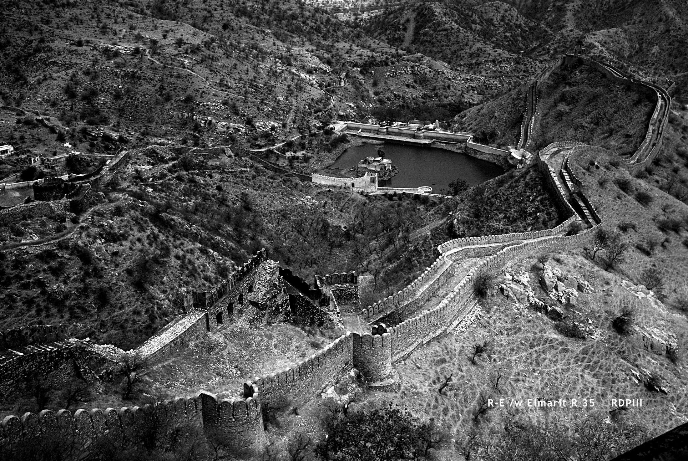 Jaipur_30_FortJaigarph_BW.jpg