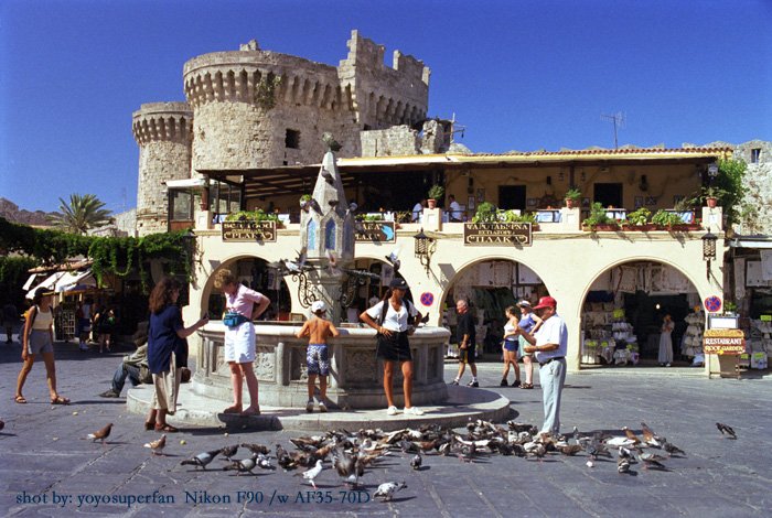 Rodos castle square02.jpg