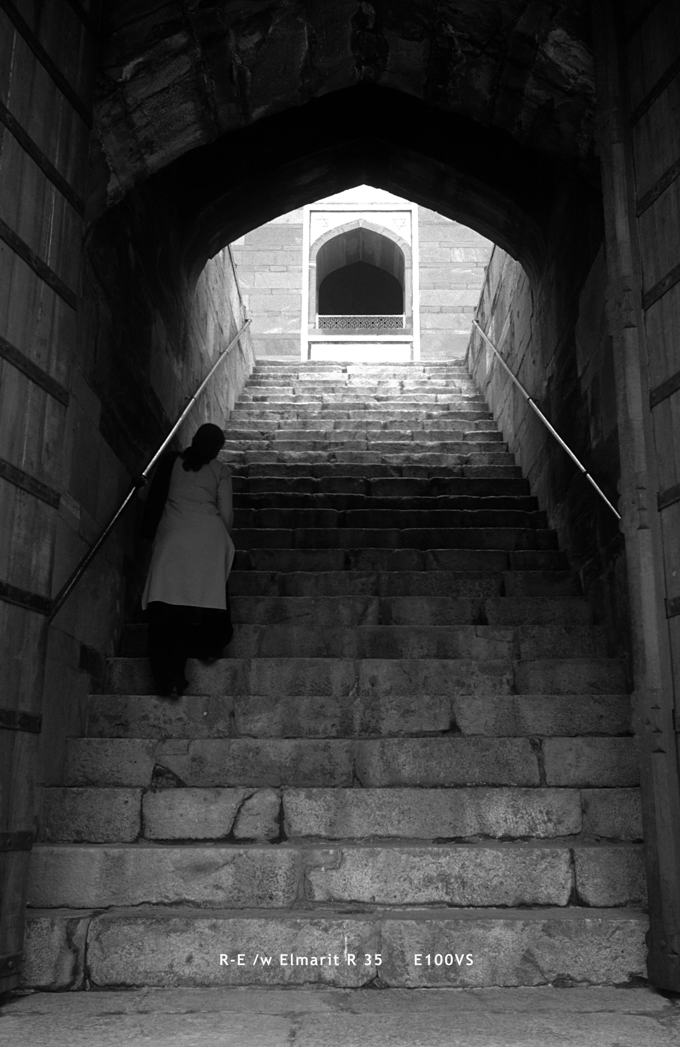 New Delhi_Humayun_04_stairway_BW.jpg