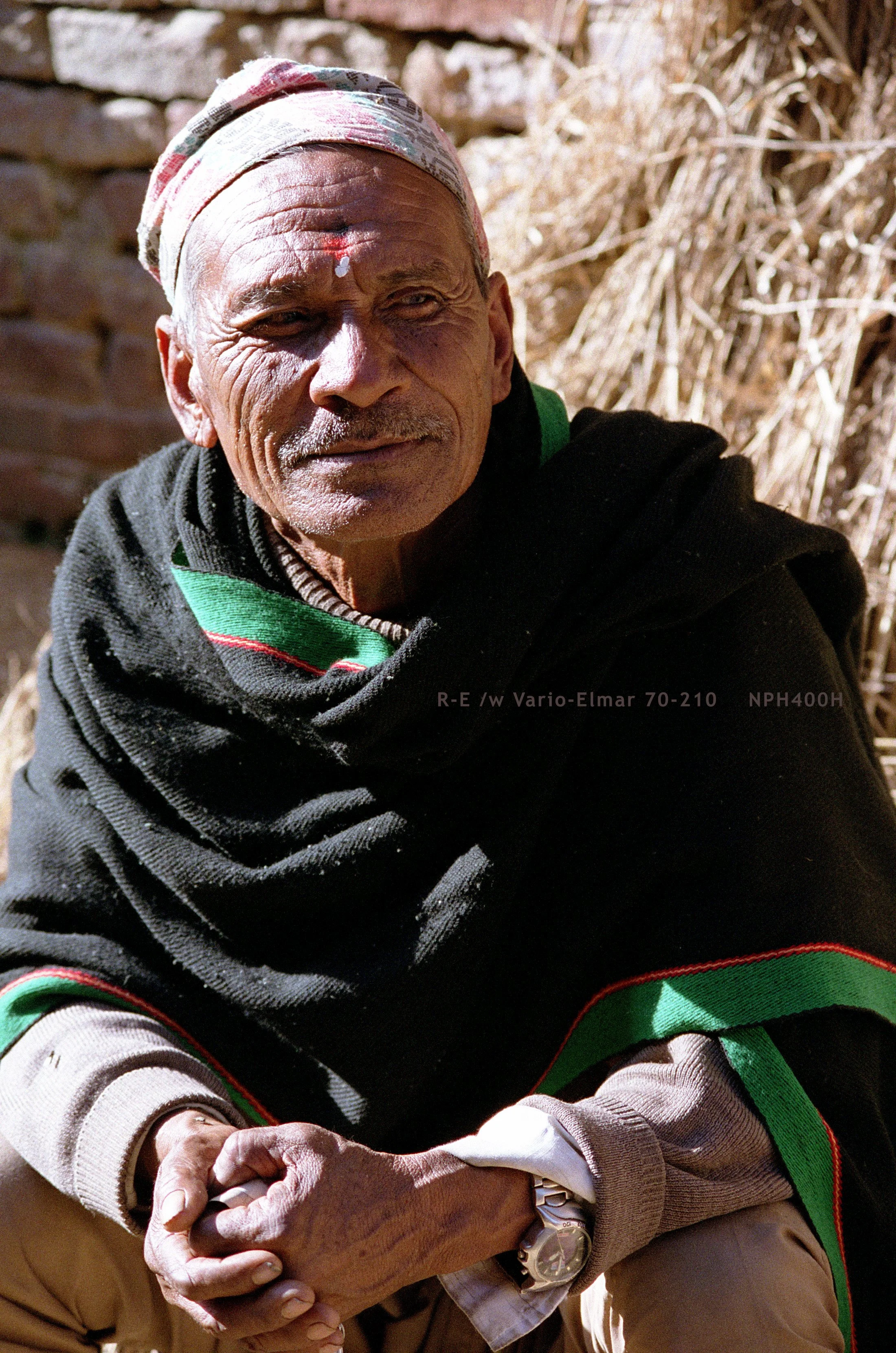 Kathmandu_Man03(24bit).jpg