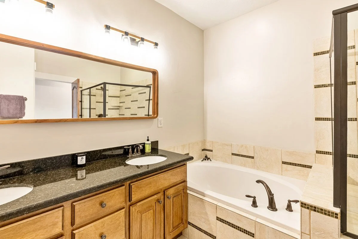 25 - 13404 Alexis Drive.jpg