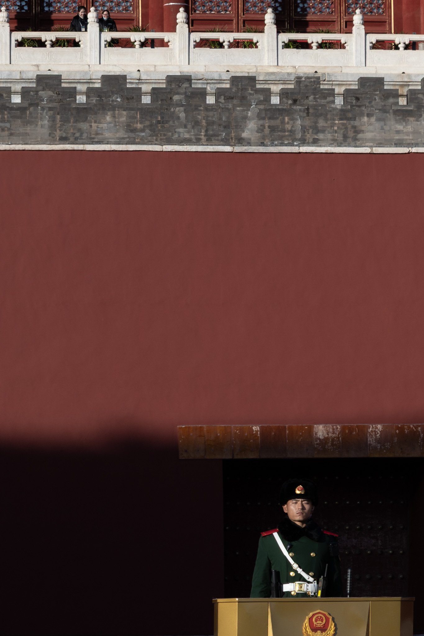 guard in front of forbidden city in beijing