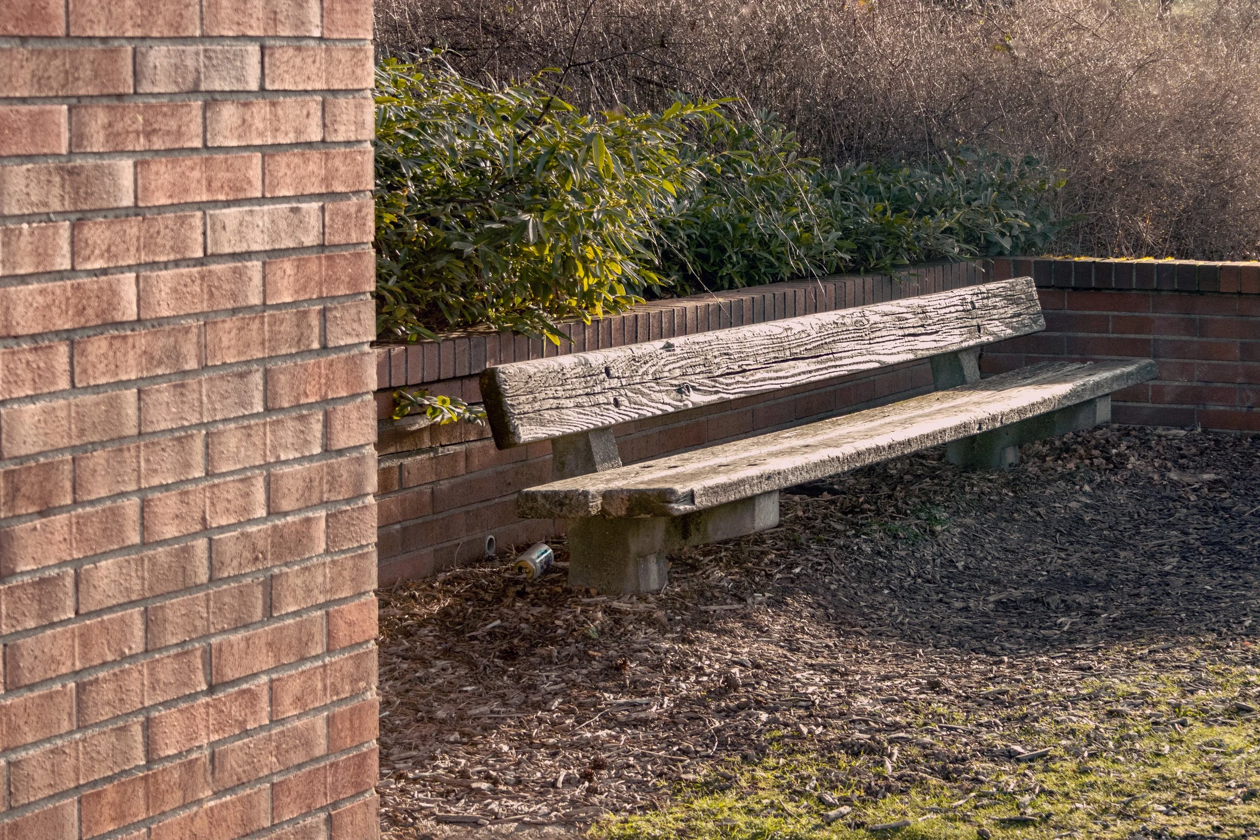 Roos_Victoria_Bench.jpg