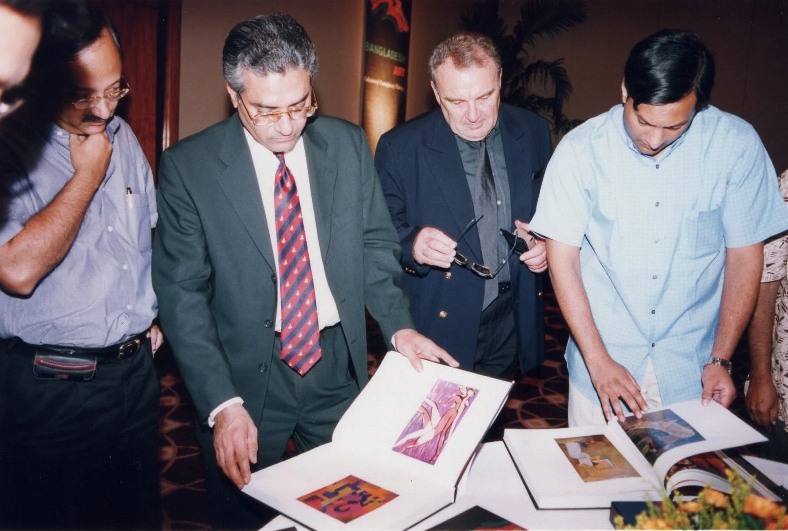 Bangladesh Art a collection of contemporary art 07.jpg