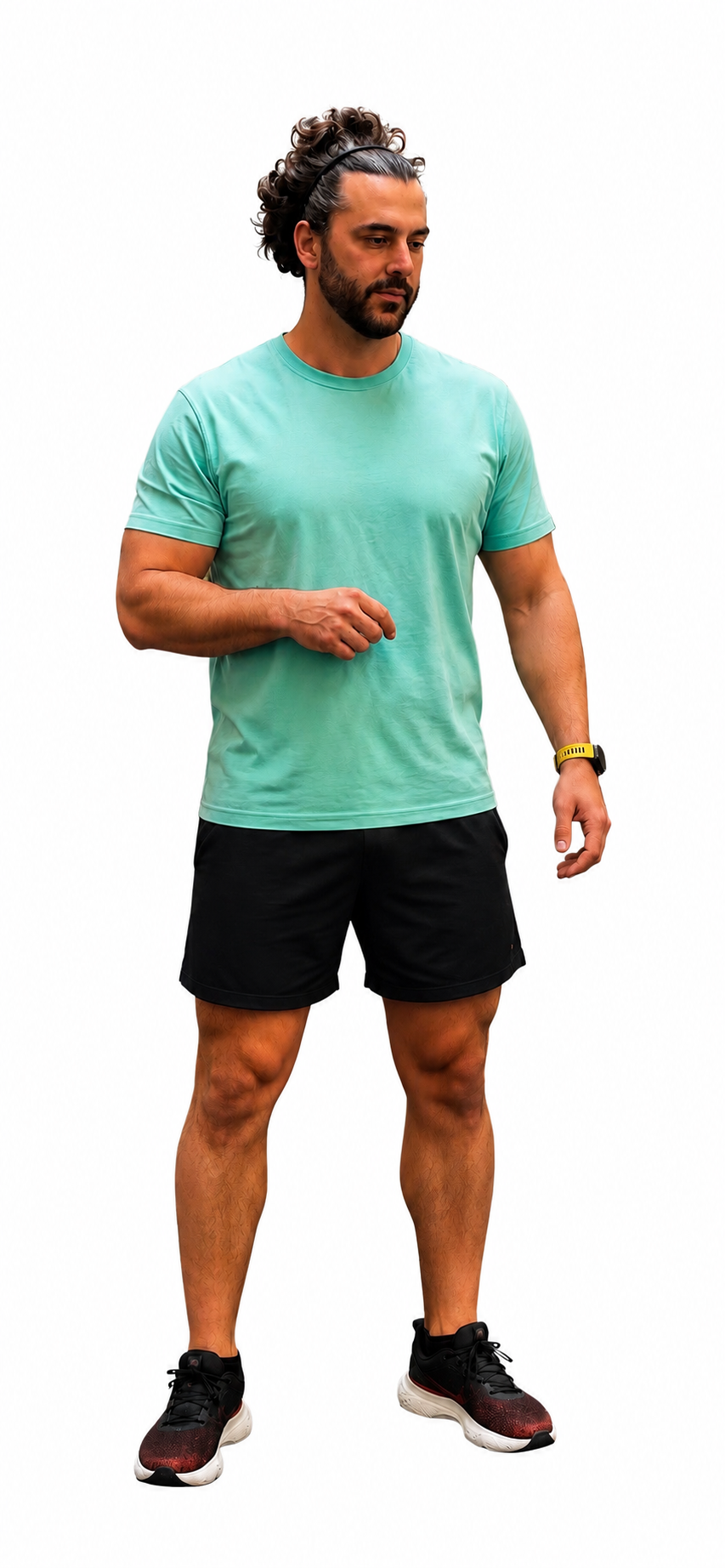 Un uomo che si allena o cammina, vestito con una maglietta turchese, pantaloncini neri, scarpe sportive nere e rosse, e indossa un orologio sportivo giallo.