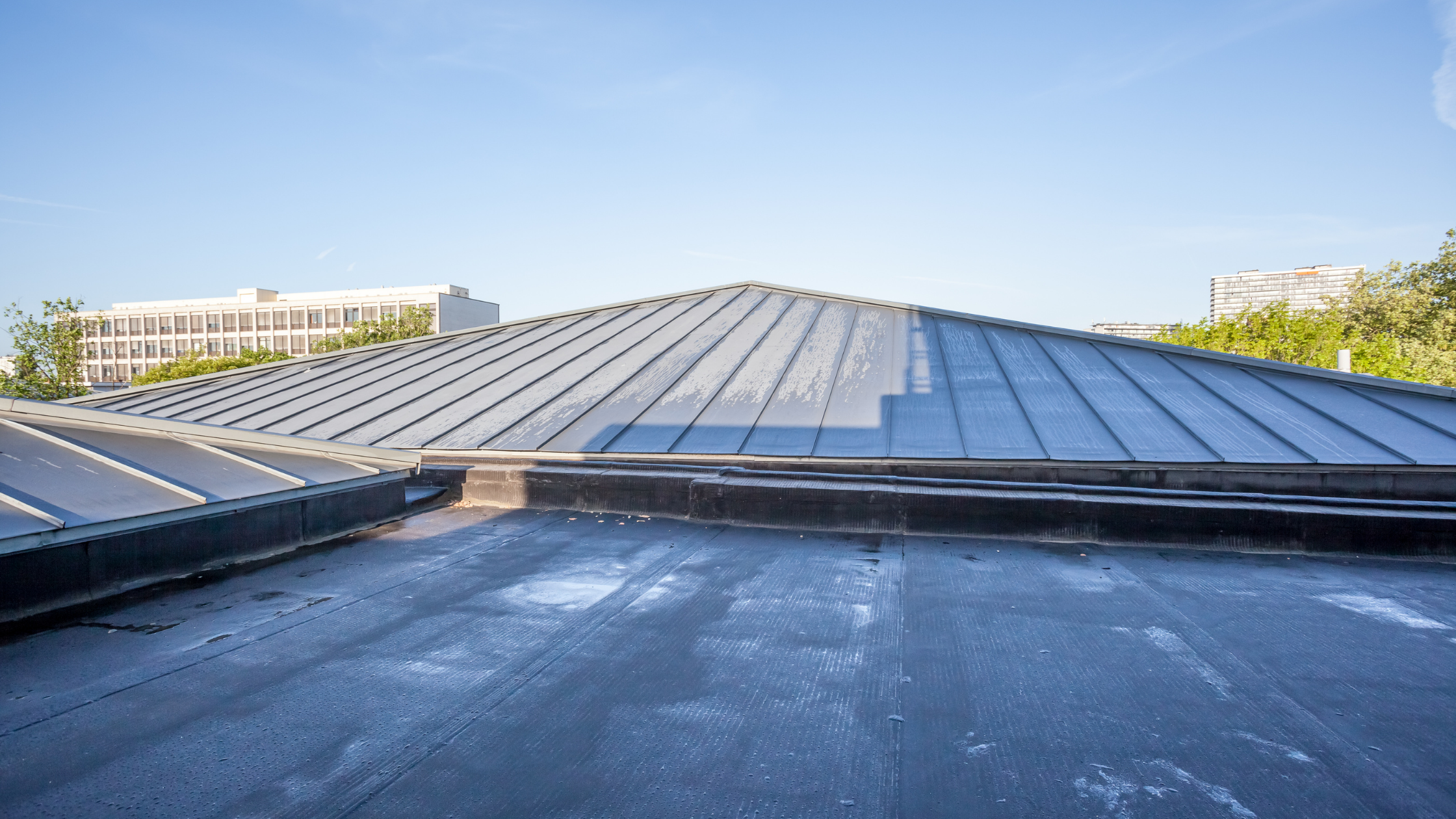 How Can Tampa Bay Roofers Stand Out After a Storm Without Looking Pushy?