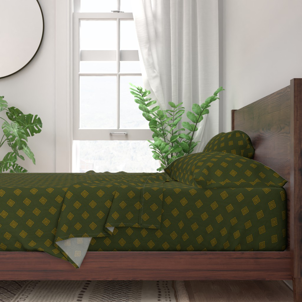 Dark forest green concentric diamond fall bedroom sheet set.