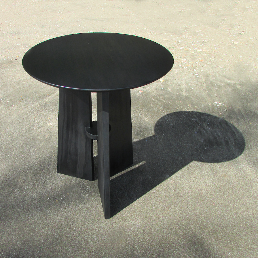 Toru Side Table outside.