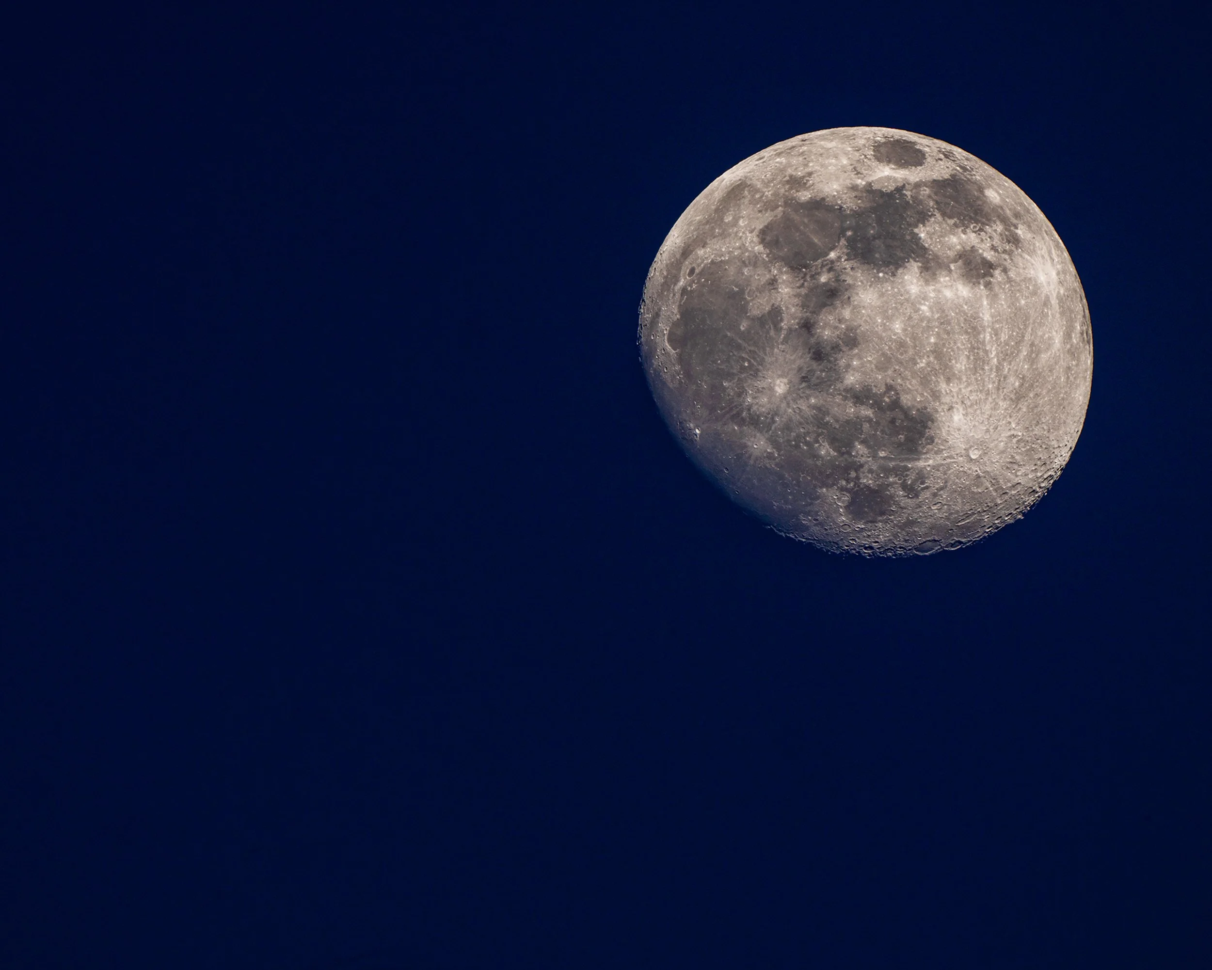 Moon2-524-07994WEBSITE.jpg