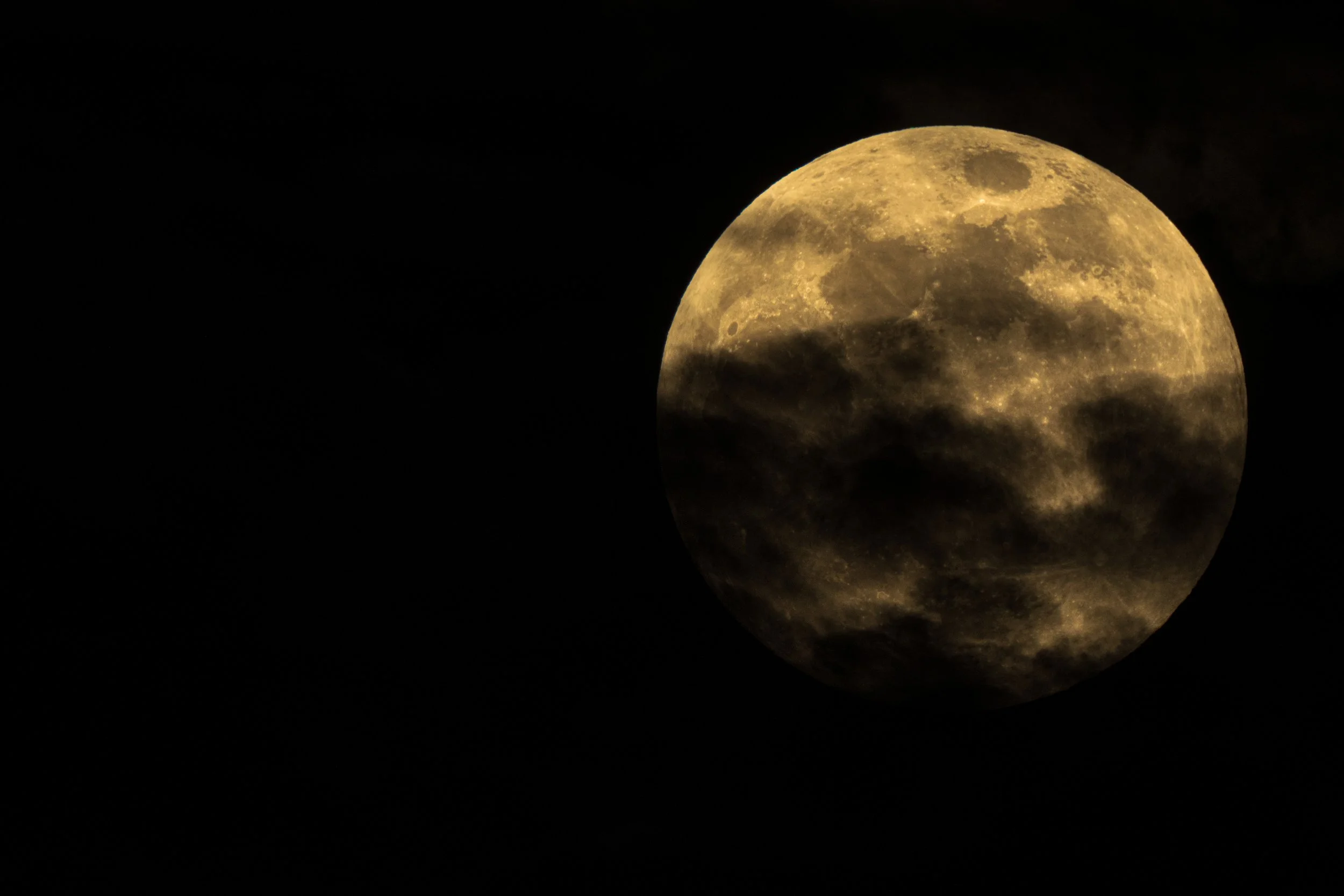 supermoonbehindclouds-08154.JPG