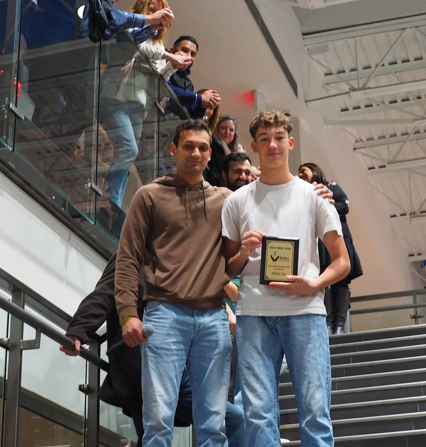Recipient of the Sidoo Family Giving Scholarship in December of 2023 Lucas Krezanski wins Best GK at the QPR Heston Cup. 

Lucas played all 5 matches for @supraacademy keeping 4 clean sheets and only conceding 1 goal the entire tournament. Congratula