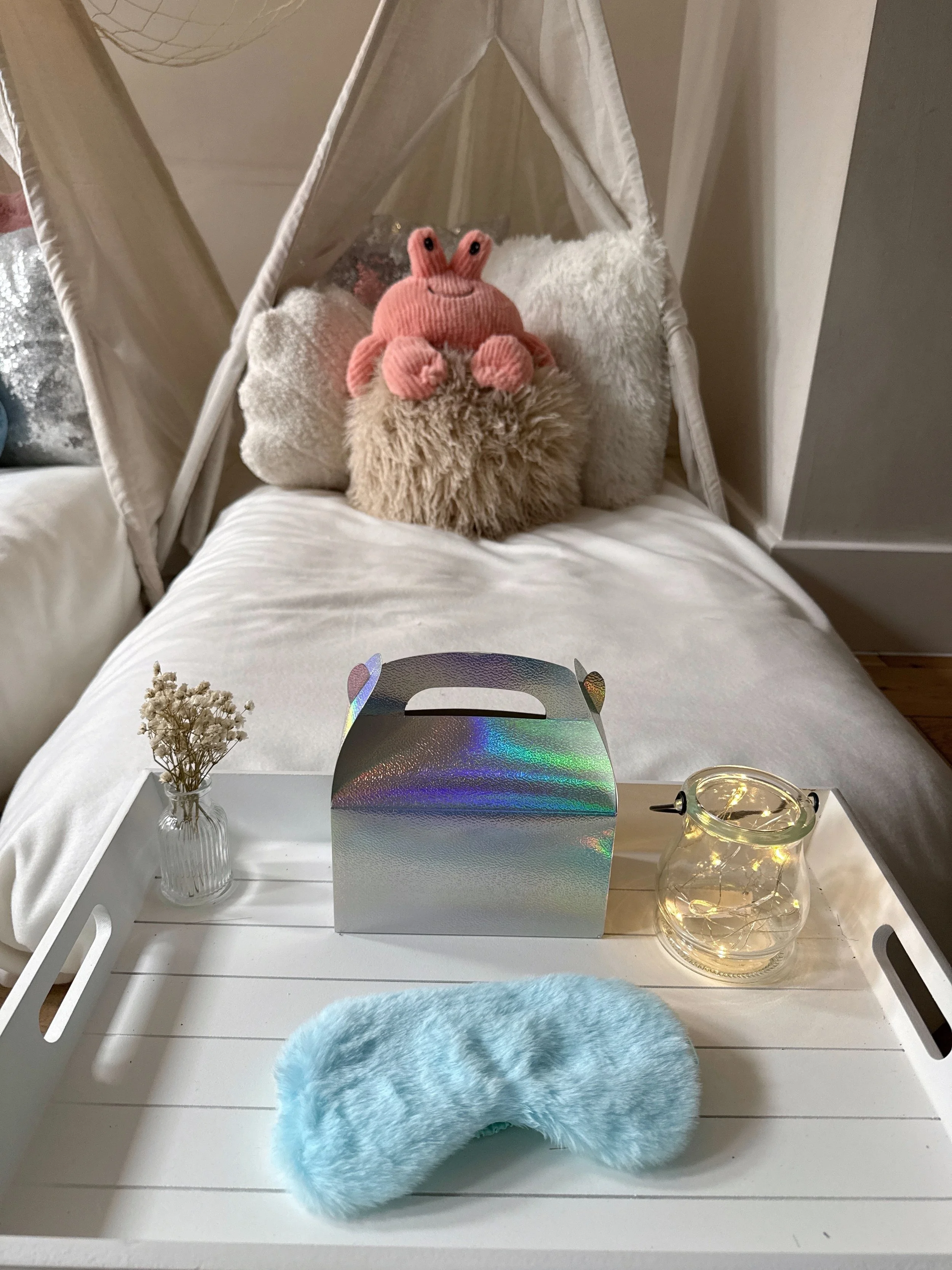 Personalised Mermaid Lagoon sleepover party tray in Surrey with treat box, fairy light jar and blue eye mask by Sweet Dreams Events