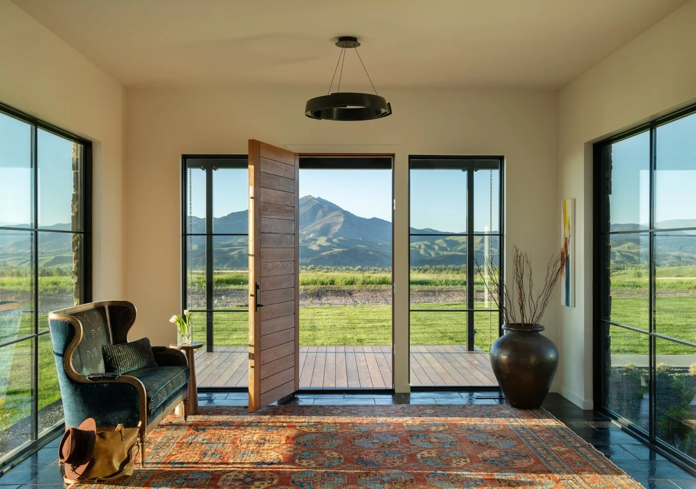 Why Should you Hire an Architecture Photographer?