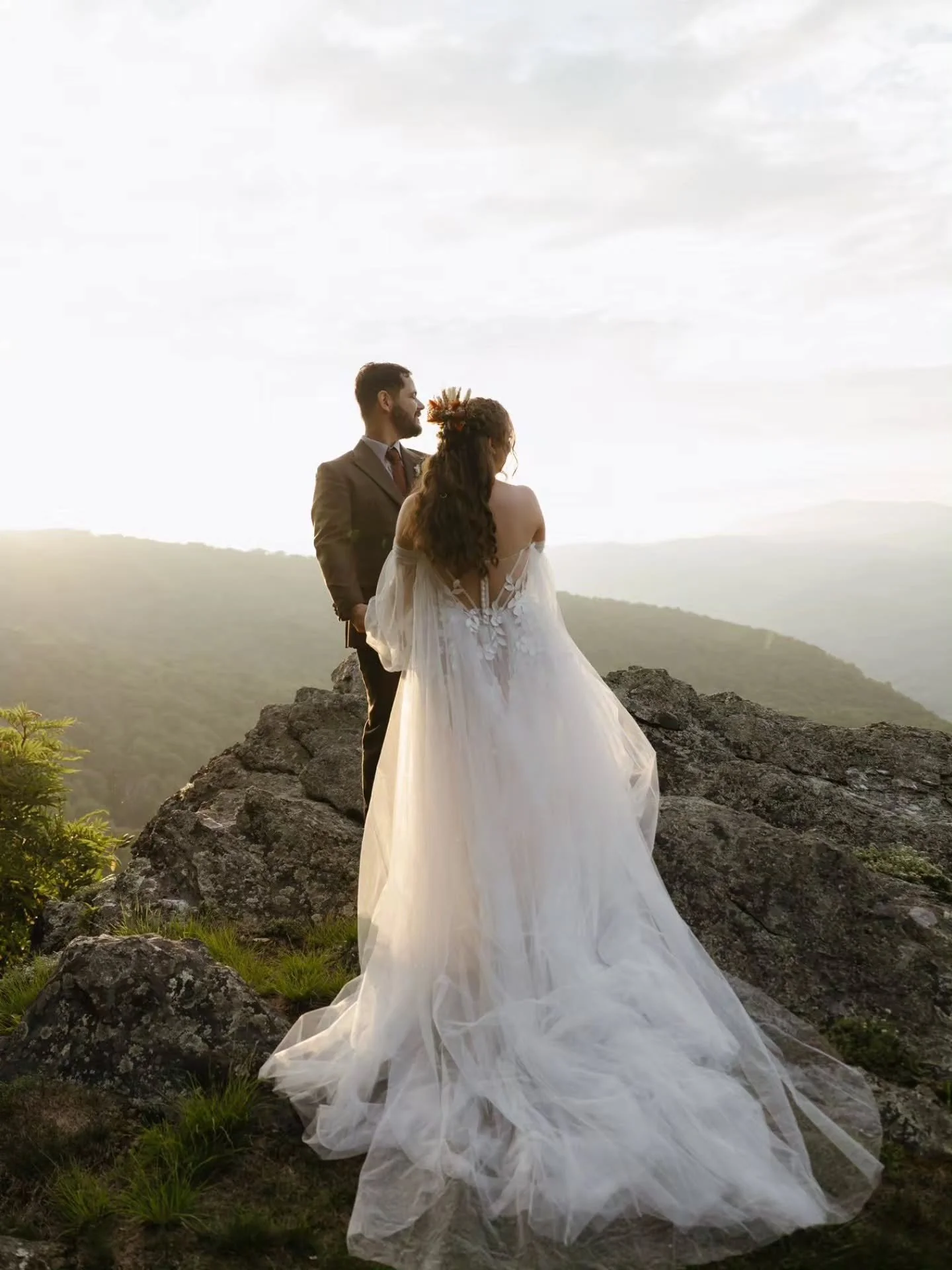 Why do I feel like these images are transporting me straight into a storybook? ✨

Venue: @twickenham_house
Florist: @bellasfloraldesigns_
Catering &amp; Cake: @morchella.provisions
DJ: @ontargetdj
Hair &amp; Makeup: @anariebeauty
Bridal Gown: @savvyb
