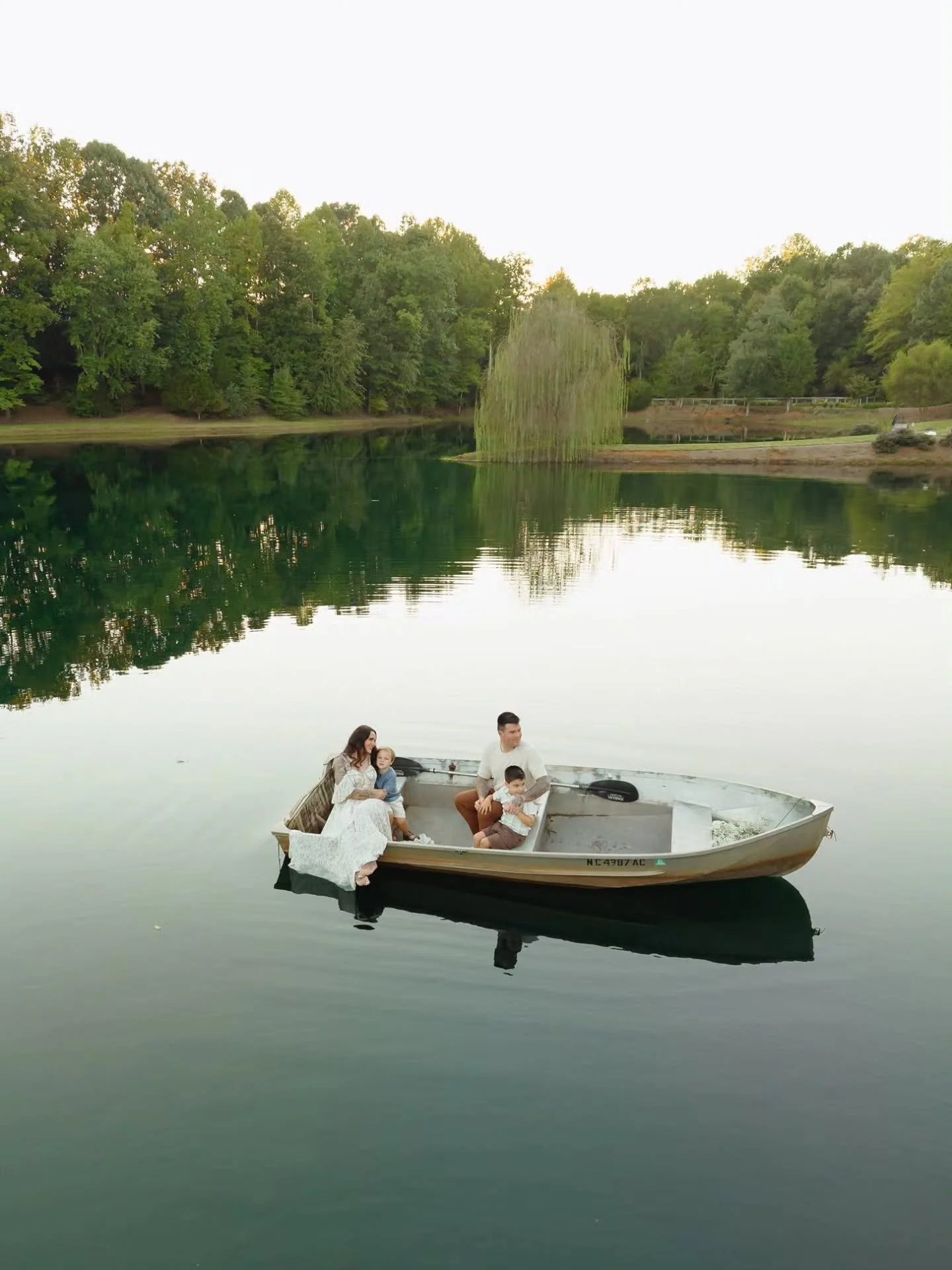 Part 2 ✌🏼
Butler family on the pond 💦

Documenting the connection between children and their parents is always such a joy!

@splendorpond