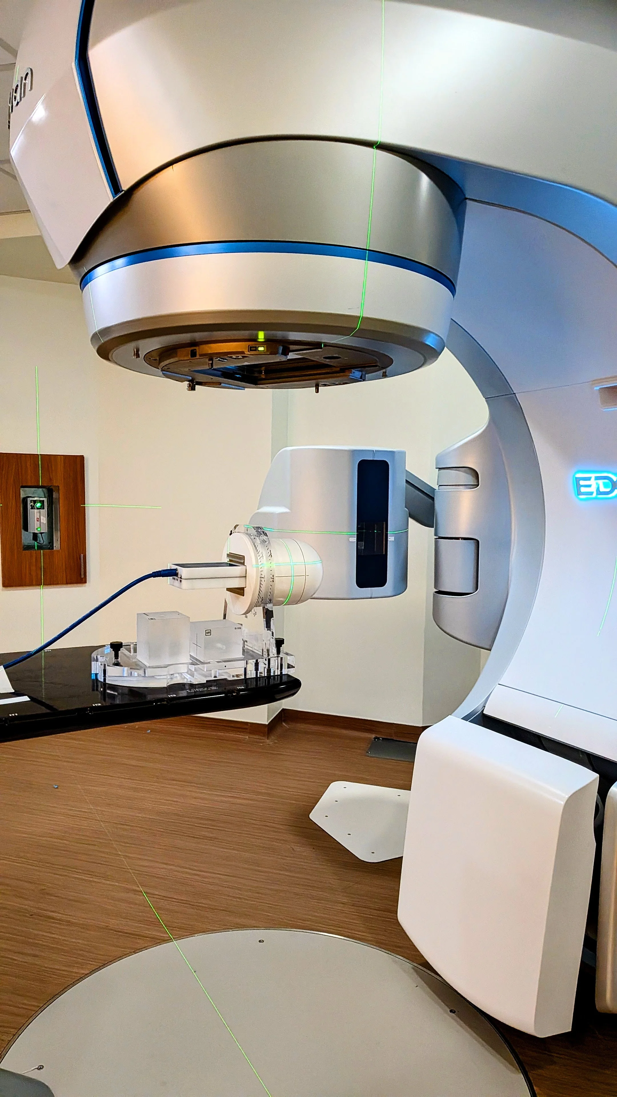 A radiation therapy linear acclerator with a detector array used to commission a radiosurgery program.