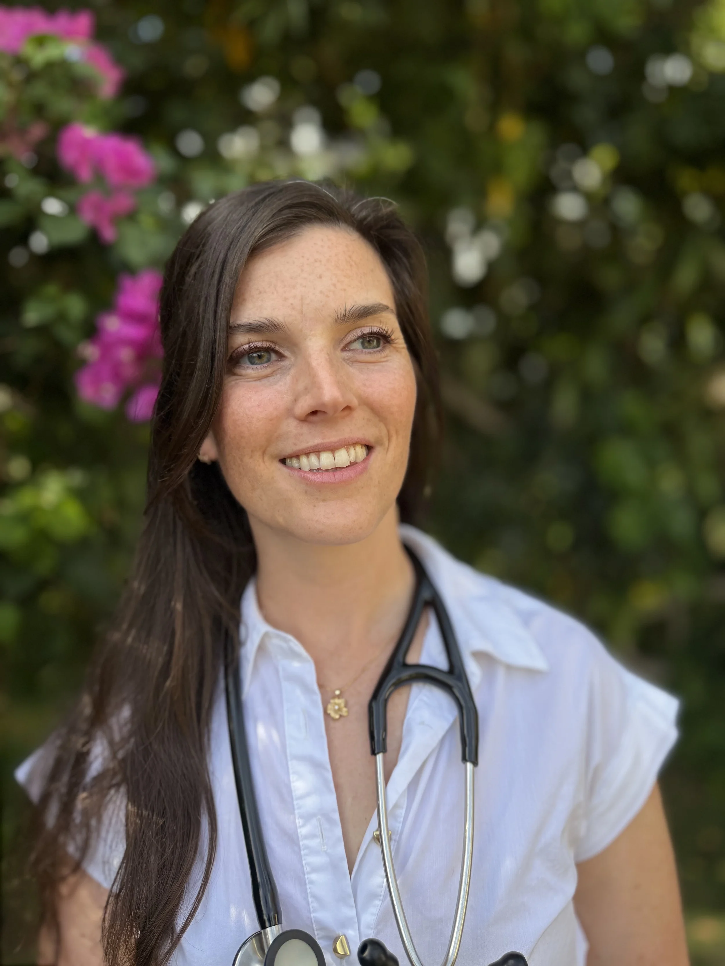 Meghan Twomey, MSN, APRN, AGNP-C, WHNP-BC, founder of The Thriving NP — helping nurses build confidence, clarity, and sustainable routines