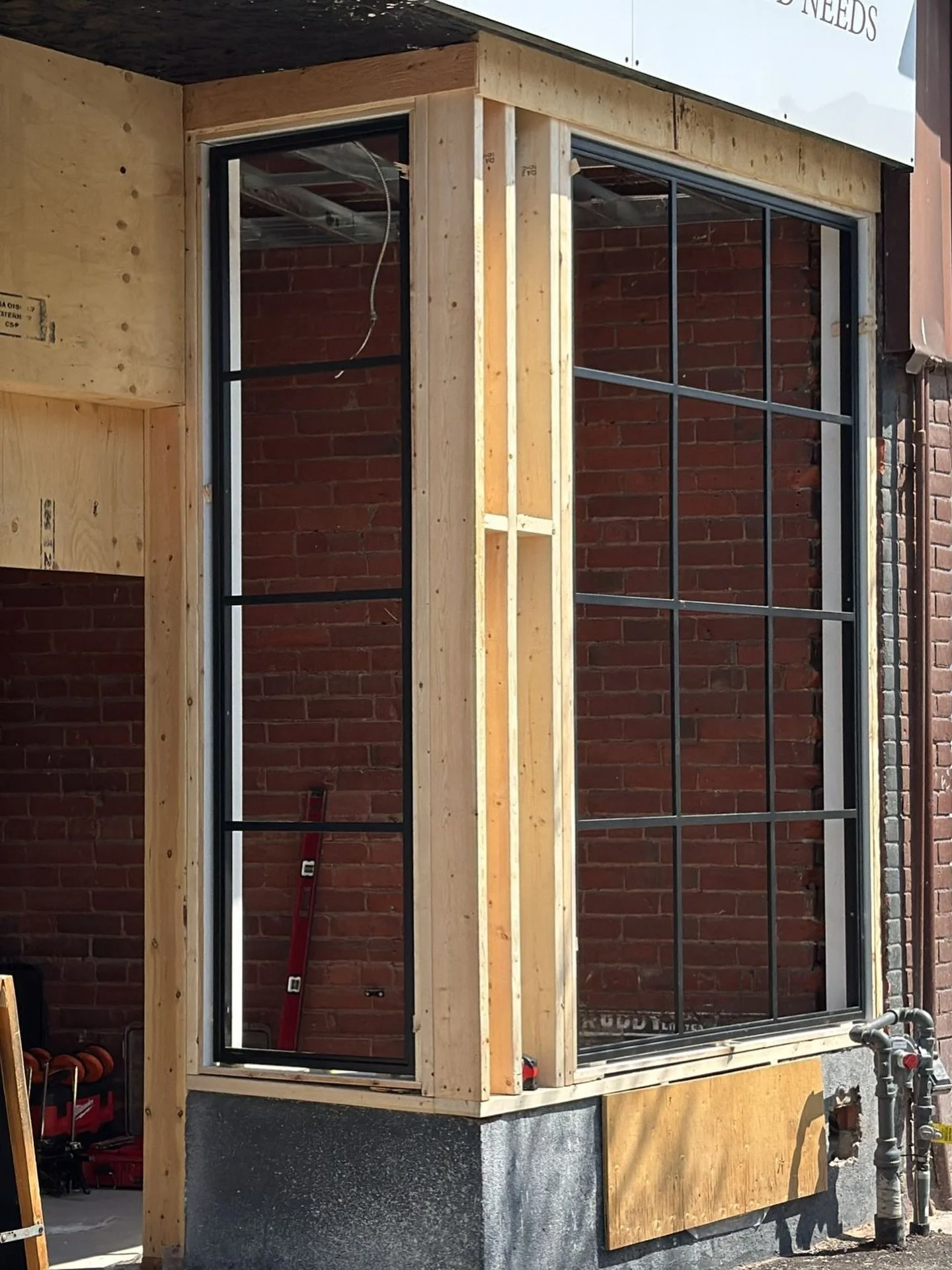 The windows are up and the dream is real. The French Kitchen is coming to The Junction. Stay tuned!

#thejunction #toronto #restaurant #newrestaurant