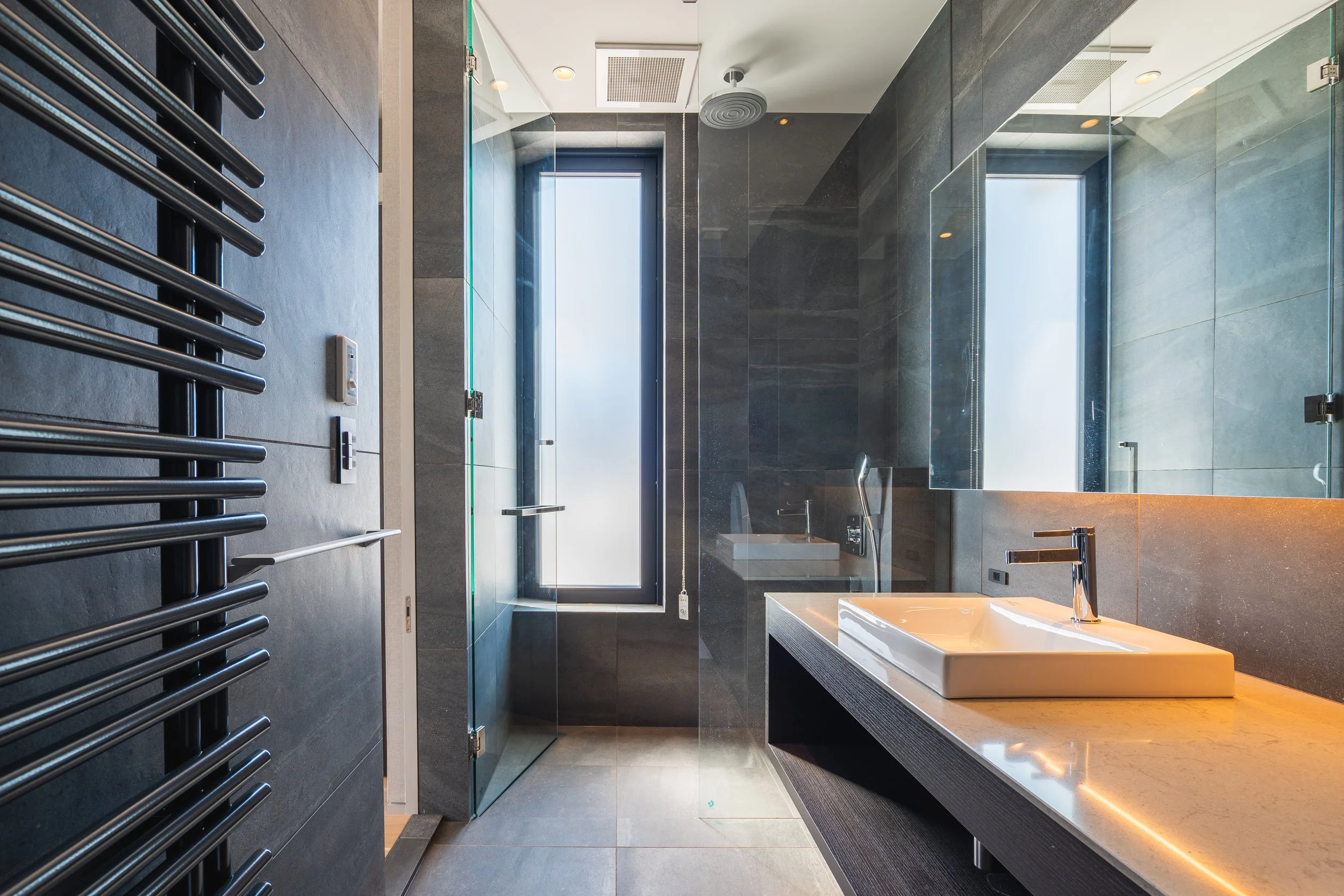 Yuki Drift_Niseko_13_Bathroom3.jpg