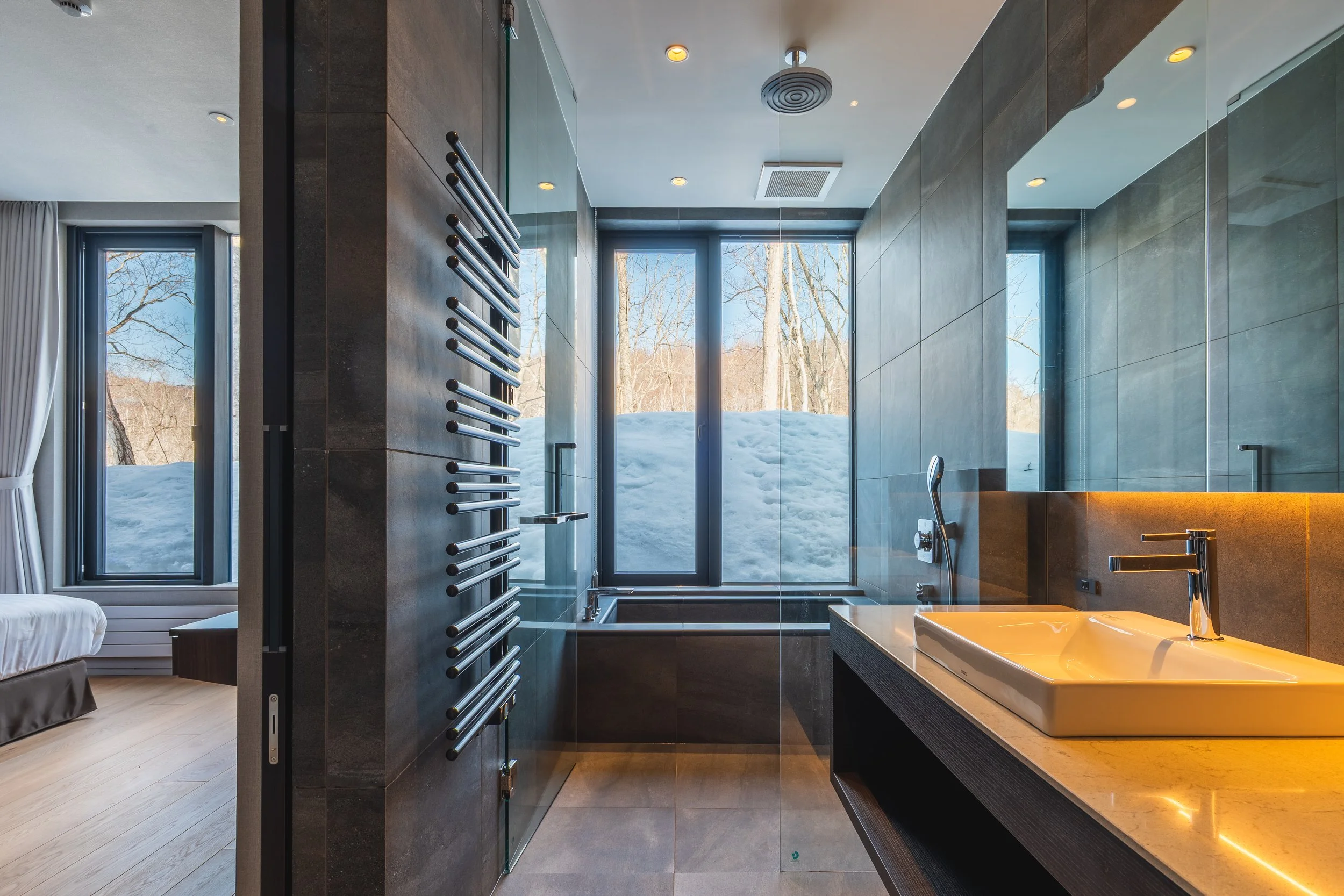 Yuki Drift_Niseko_11_Bathroom2.jpg