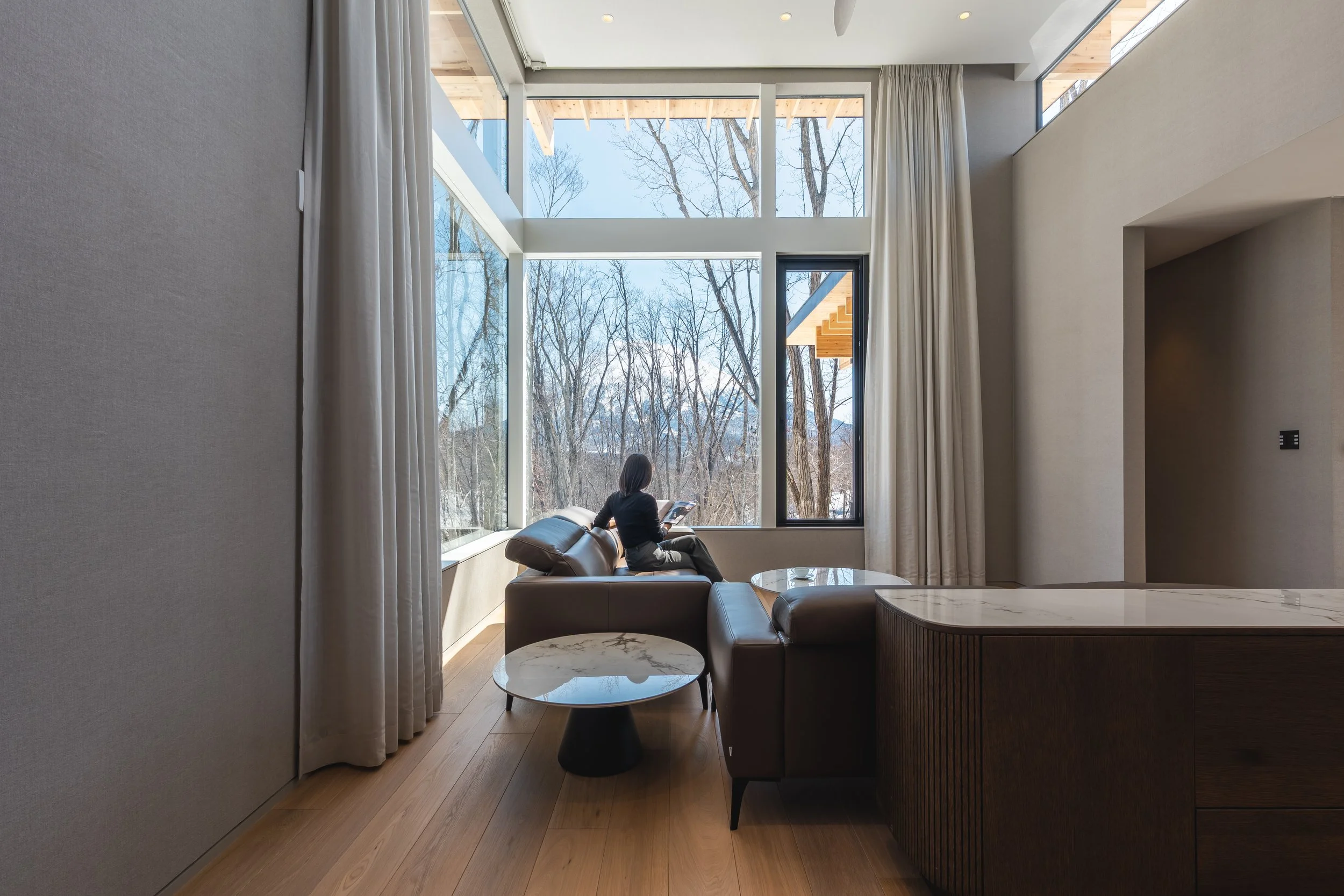 Yuki Drift_Niseko_18_Living Area.jpg