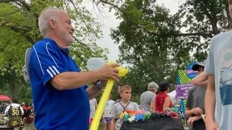 Todd Lagessie Balloon Artist