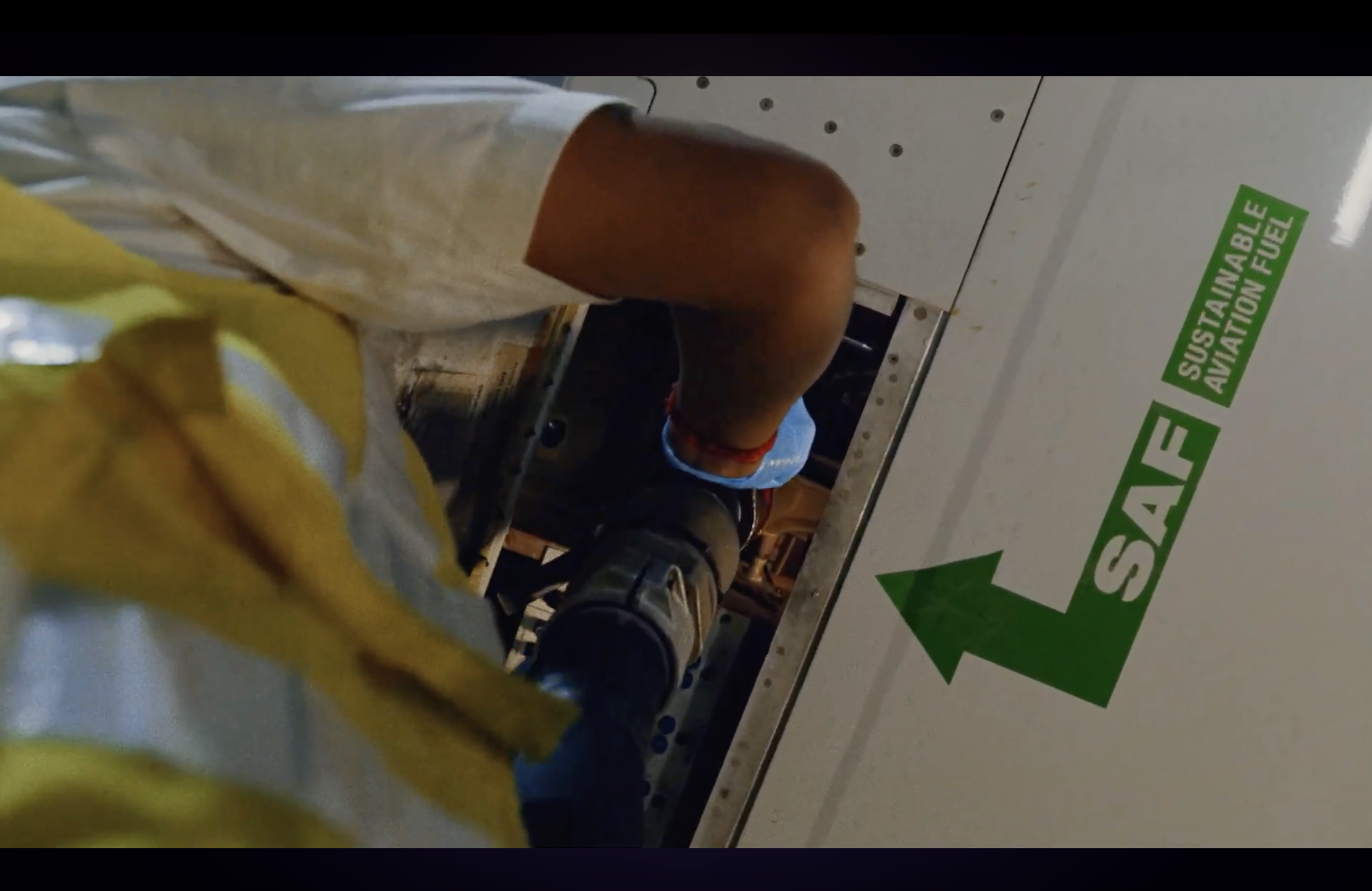 DHL x Coldplay 8.png