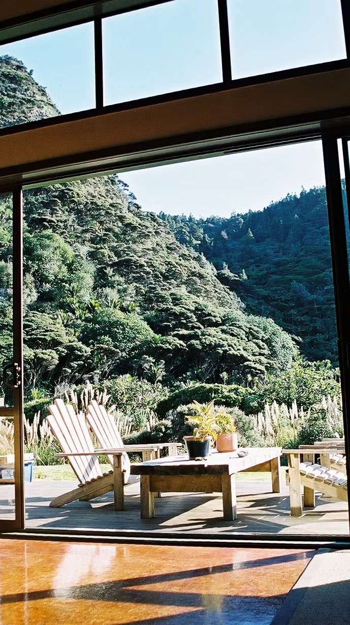 Piha Beach Stay.