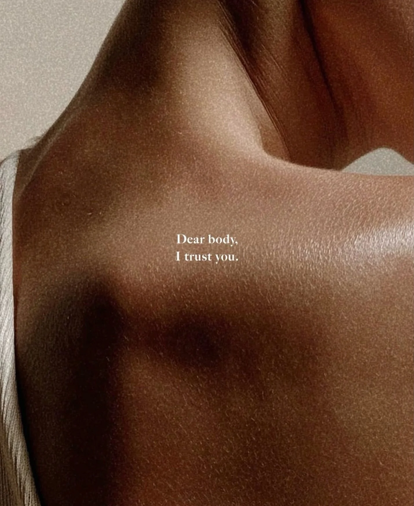 Fascia-led bodywork isn&rsquo;t about forcing change.

It&rsquo;s about creating the conditions for it.

Through breath, intentional deep massage,
and myofascial release, the body is supported
to soften, reorganise, and respond.

Our bodies hold wisd