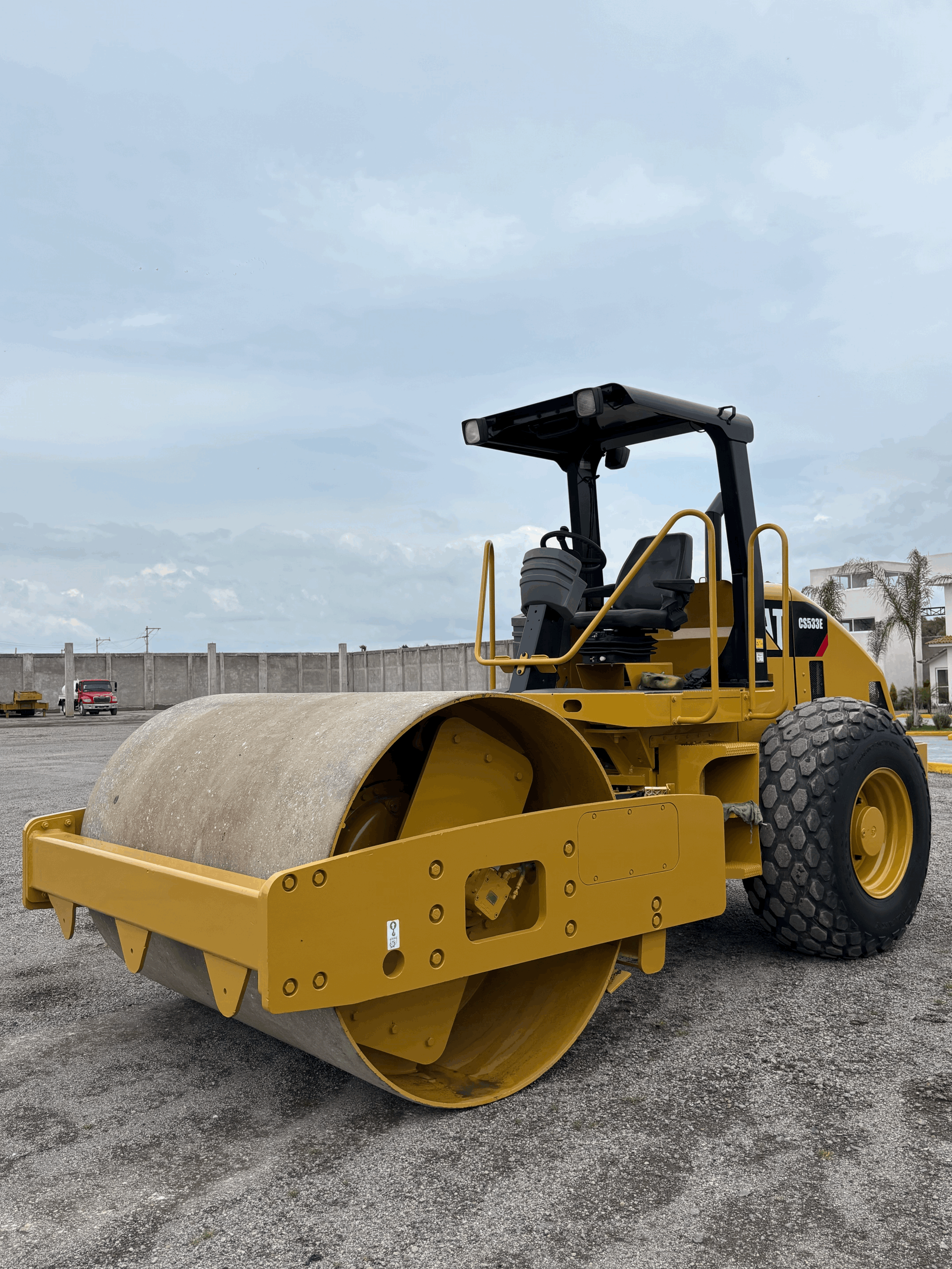 Vibrocompactador CS533E