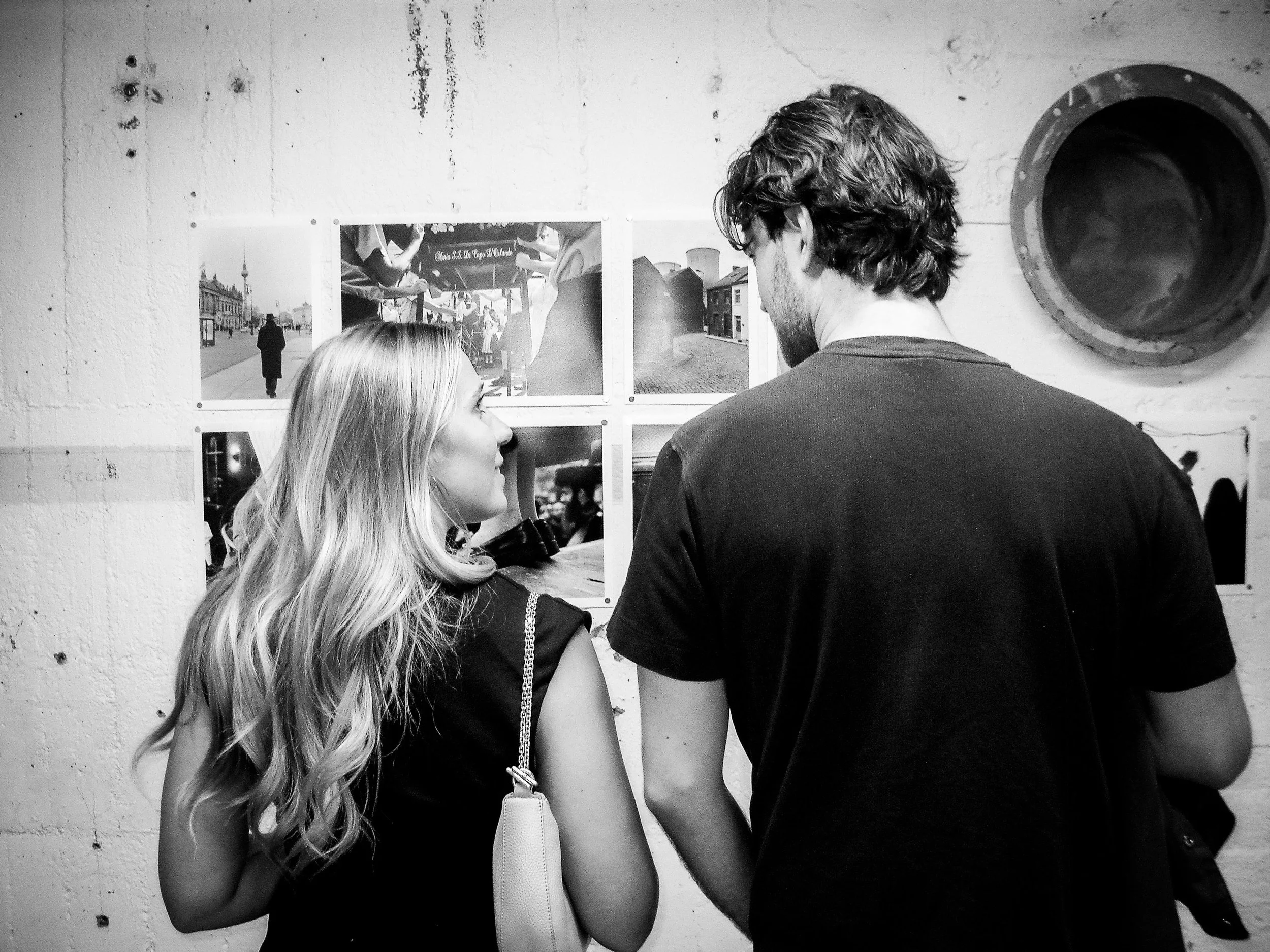 Gemeinsam durch die Ausstellung „BEYOND FILM“ im Bilker Bunker