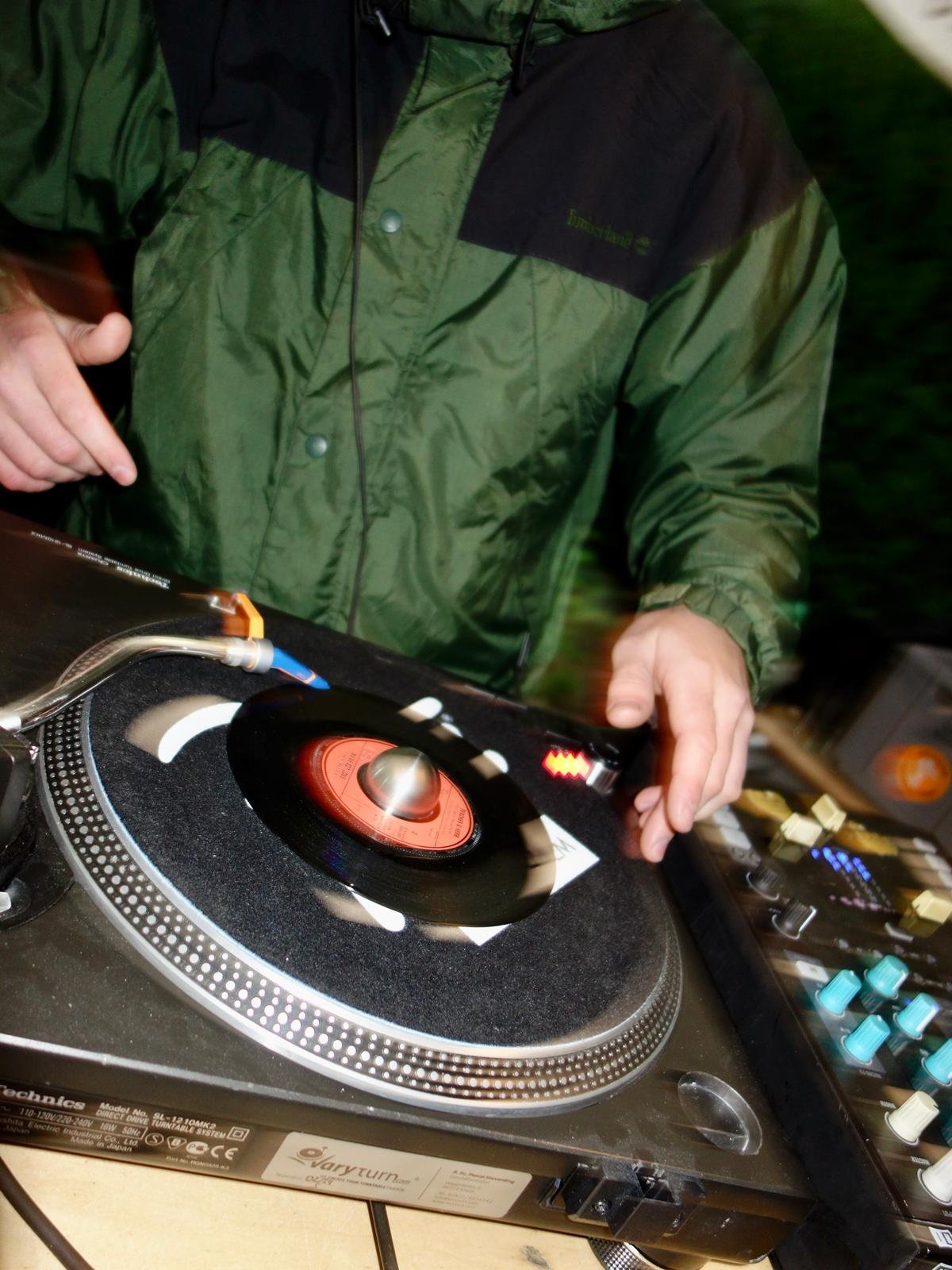 DJ