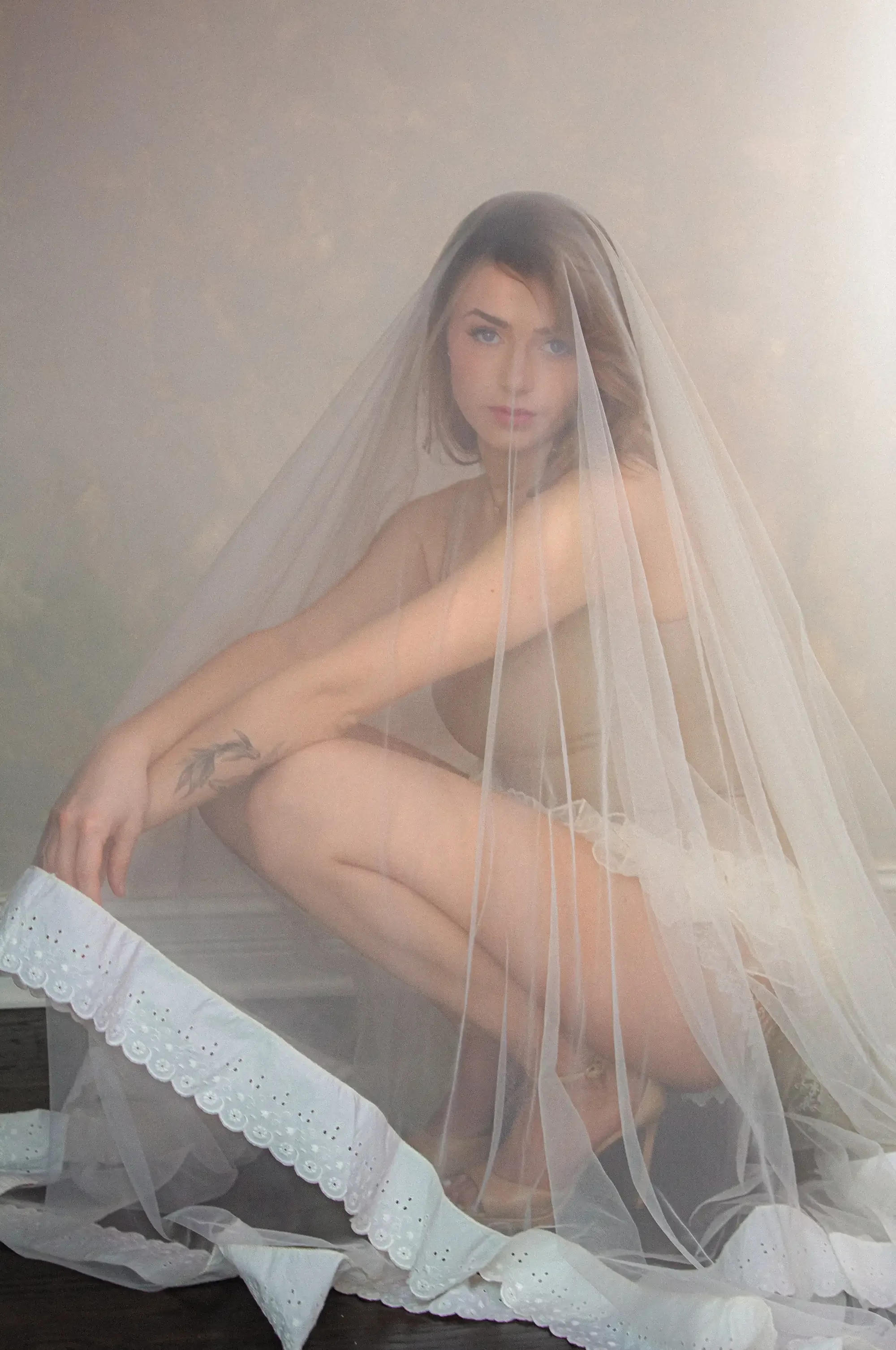 bride poses for boudoir photography chicago suburbs