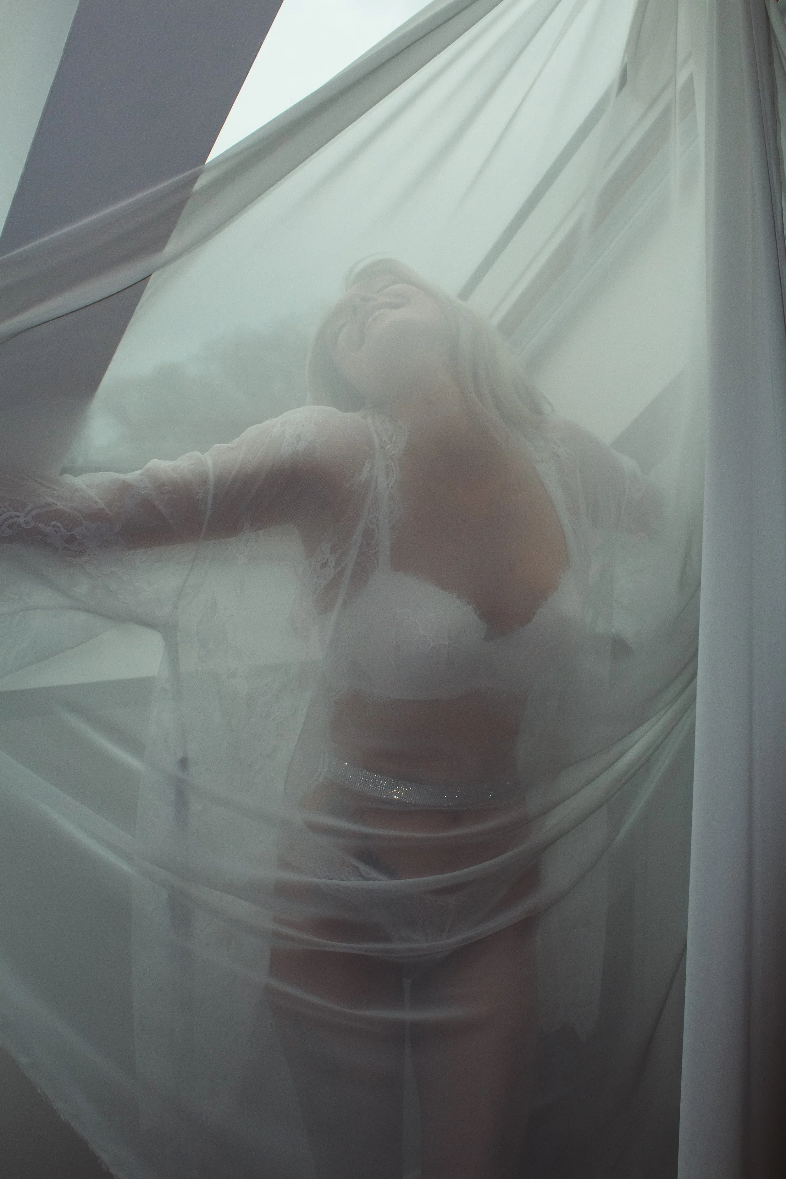 chicago bride posing in bloomingdale boudoir studio boudoir studio
