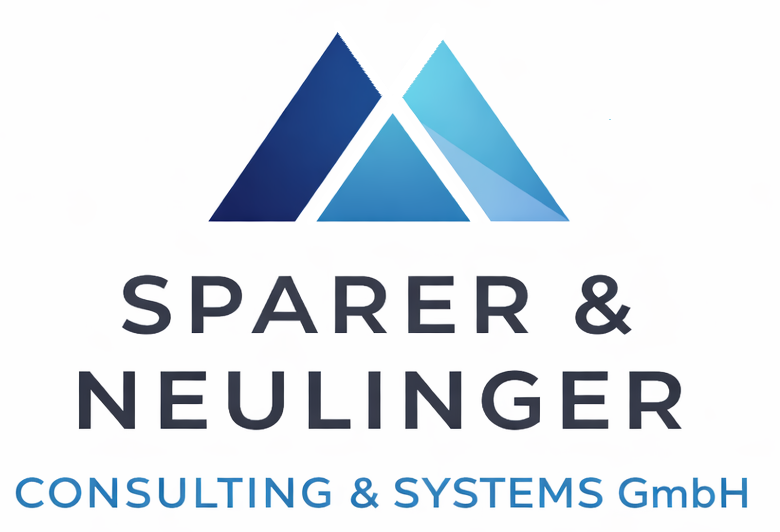 Logo mit drei blauen Dreiecken über dem Text »Sparer & Neuling« und der Unterzeile »Consulting & Systems GmbH«.—