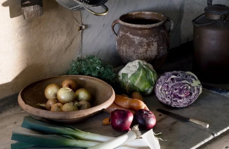 Food as a Common Thread 