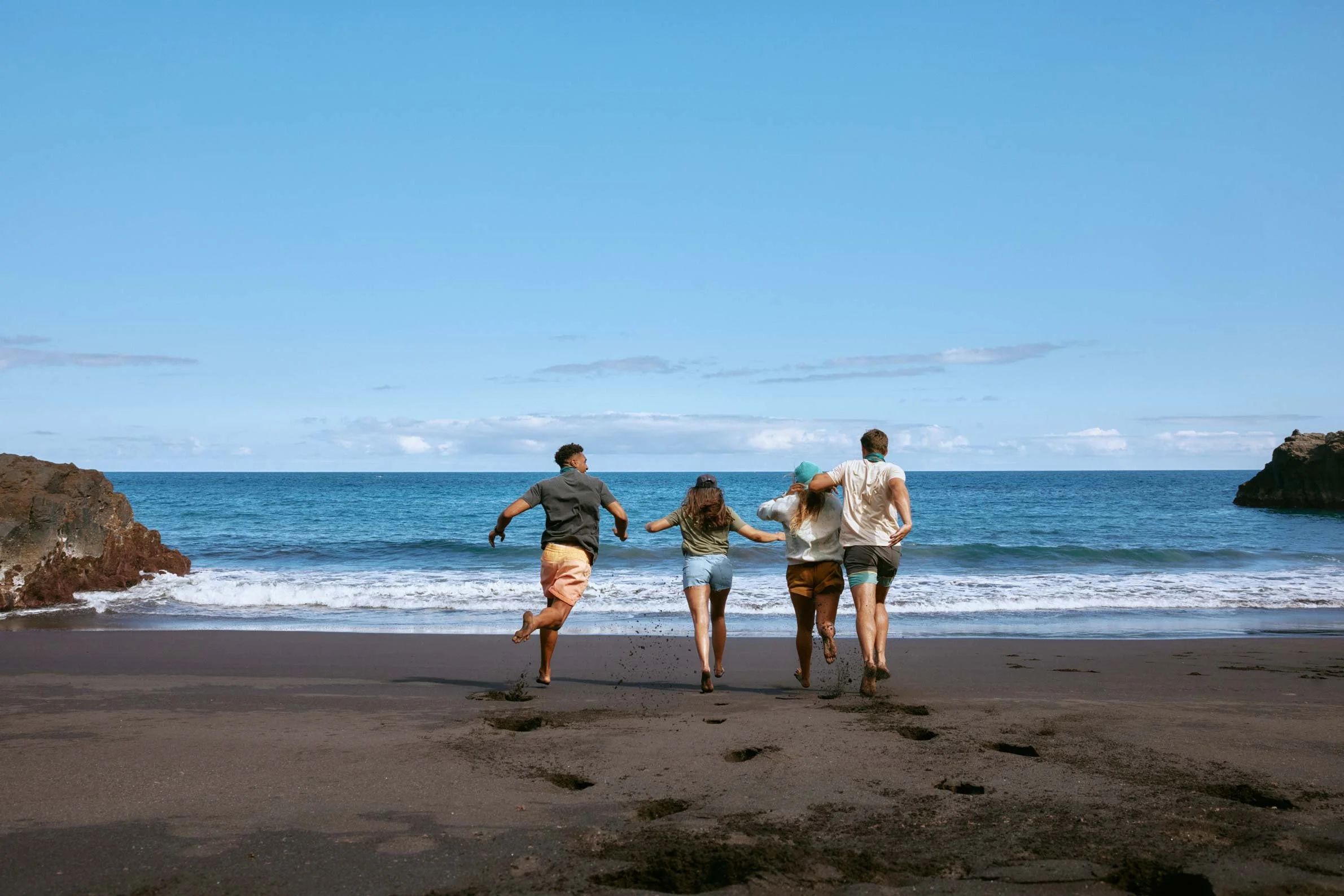 BUFF-SS24_TRAVEL-BEACH_Surfriders_3870.jpg