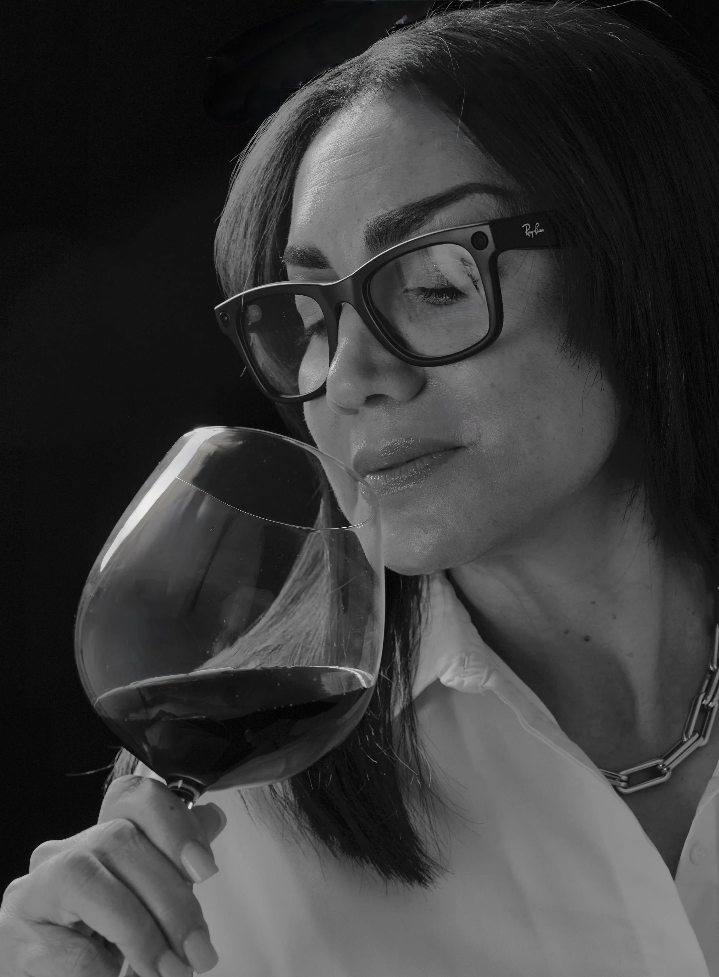 French wine consultant WSET 3 certified and Caviar de Neuvic certified in Sydney.