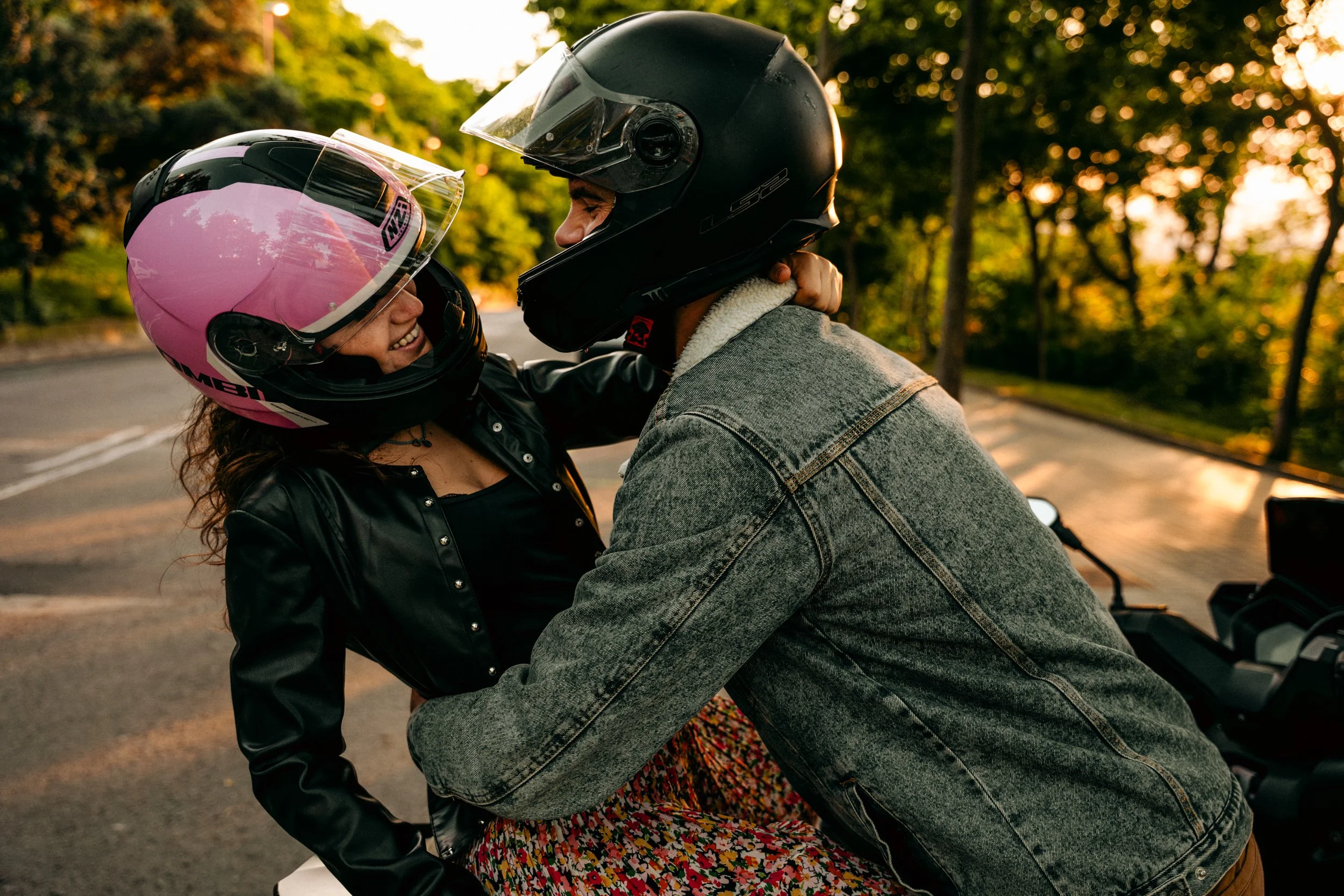 Detail shot of couple during intimate portrait session in Barcelona — Whip & Honey photography