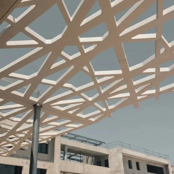 Celosia fachada hormigon arquitectonico UHPC