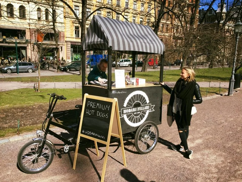 Hodarifillarin Premium Hot Dogs -koju kadulla