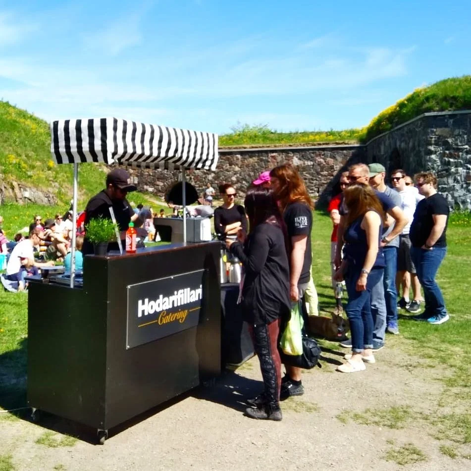 Hot dog catering kesätapahtumassa
