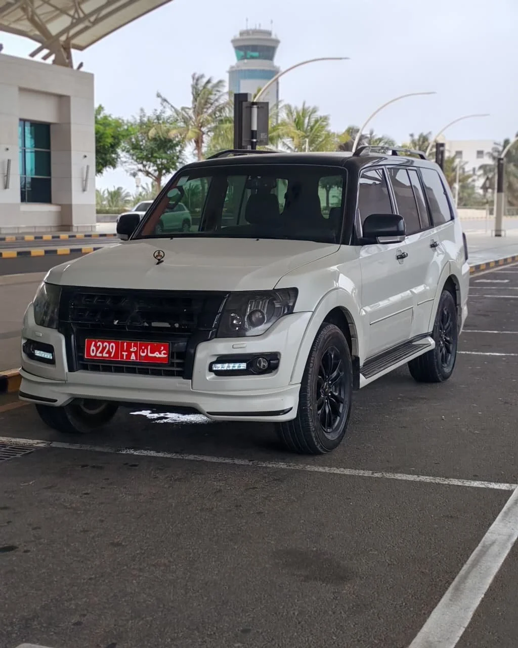 Mitsibishi Pajero.jpeg