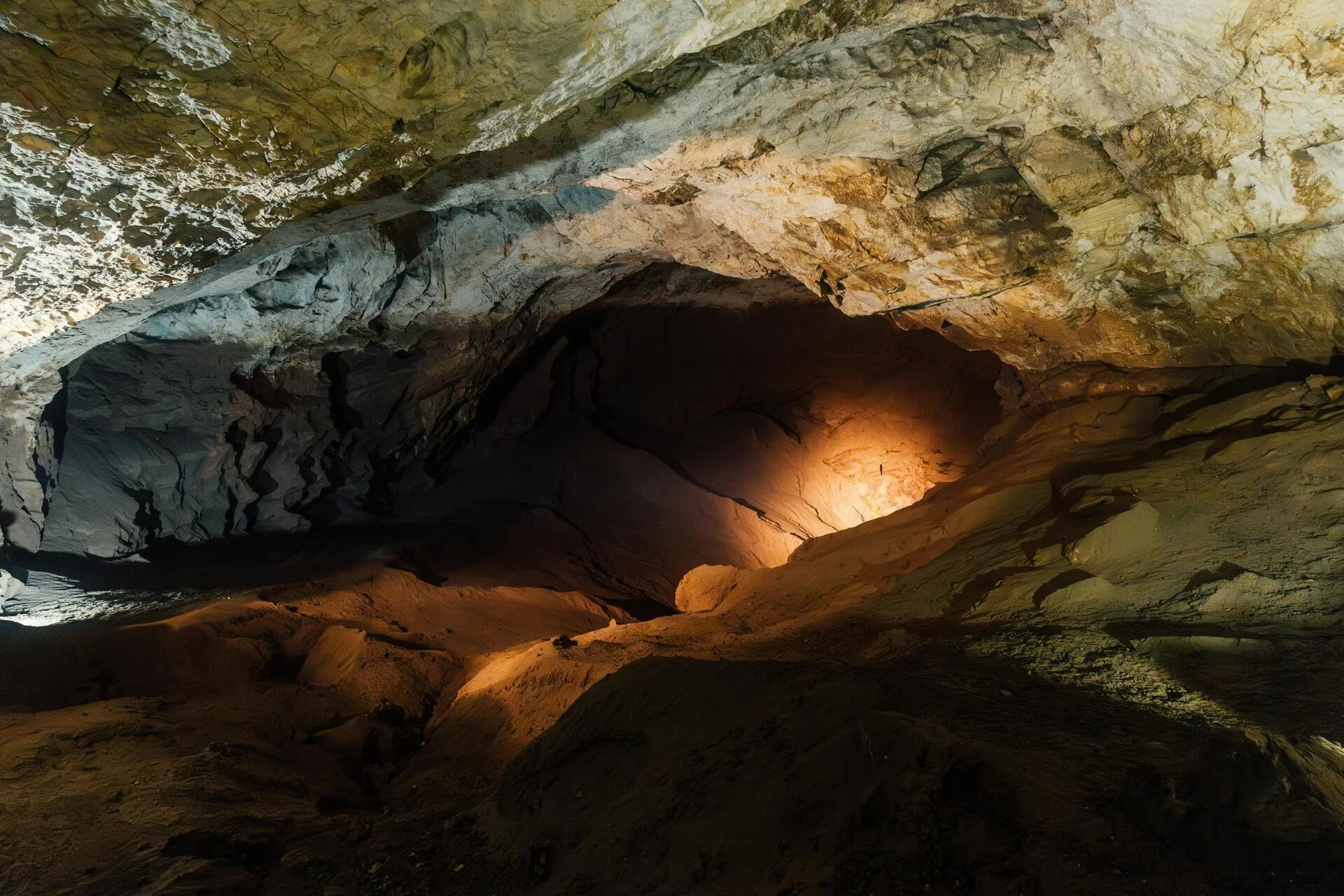 Hoota Cave.webp