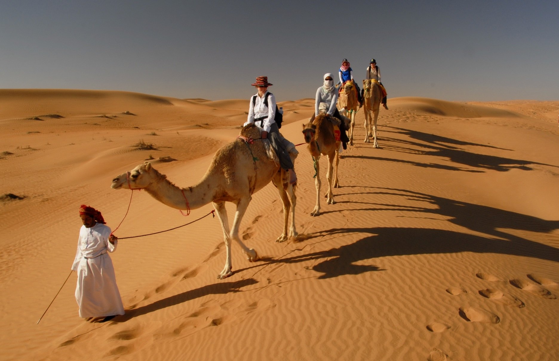 2-DAY OMAN TOUR WITH OVERNIGHT IN A DESERT