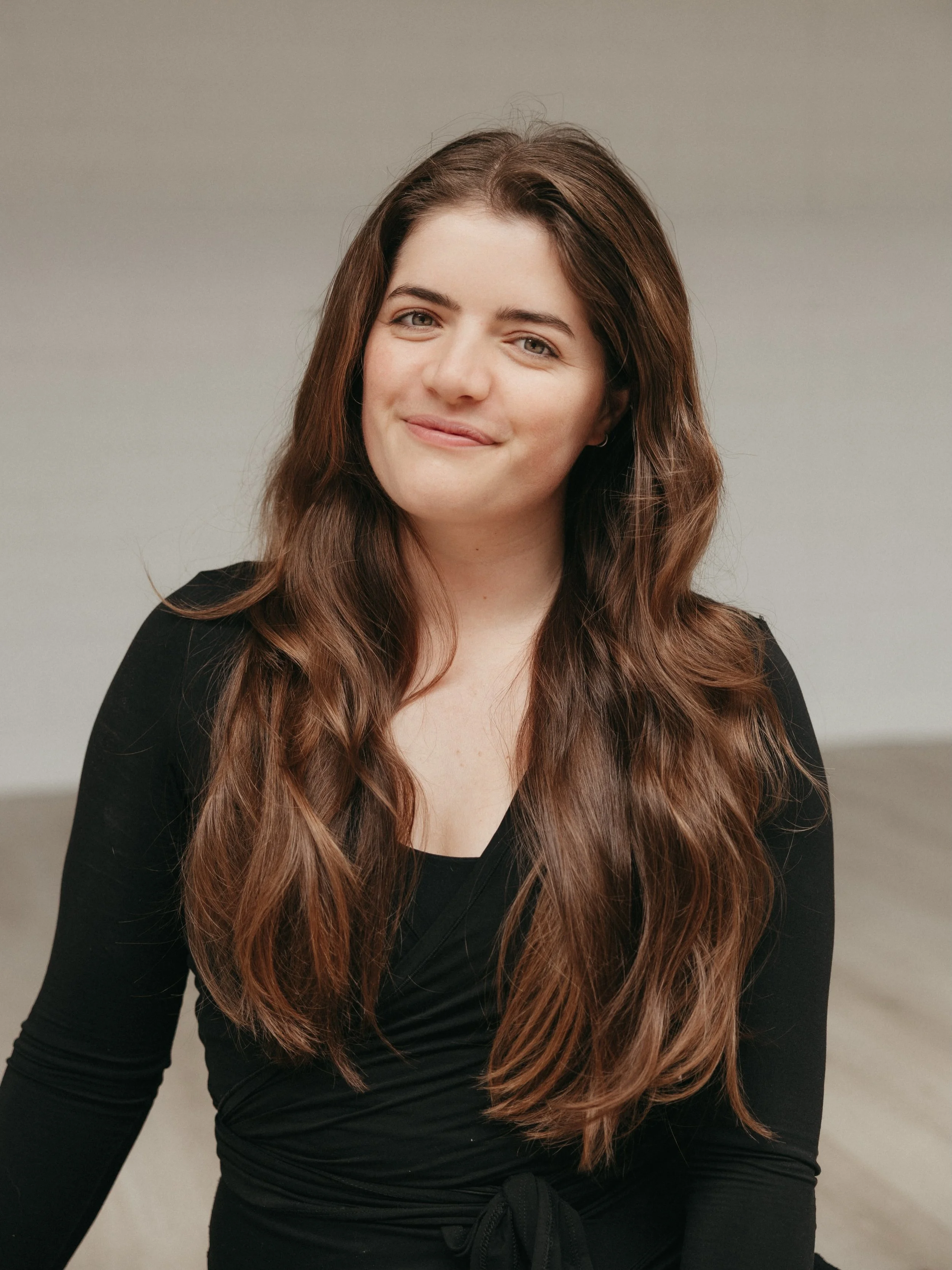 Maak kennis met Anne 🤍

Hi, mijn naam is Anne-Joy, ik ben 27 jaar en bewegen is altijd al een groot onderdeel van mijn leven geweest. Van turnen en dansen tot krachttraining in de sportschool: ik hou ervan om actief bezig te zijn. De afgelopen jaren