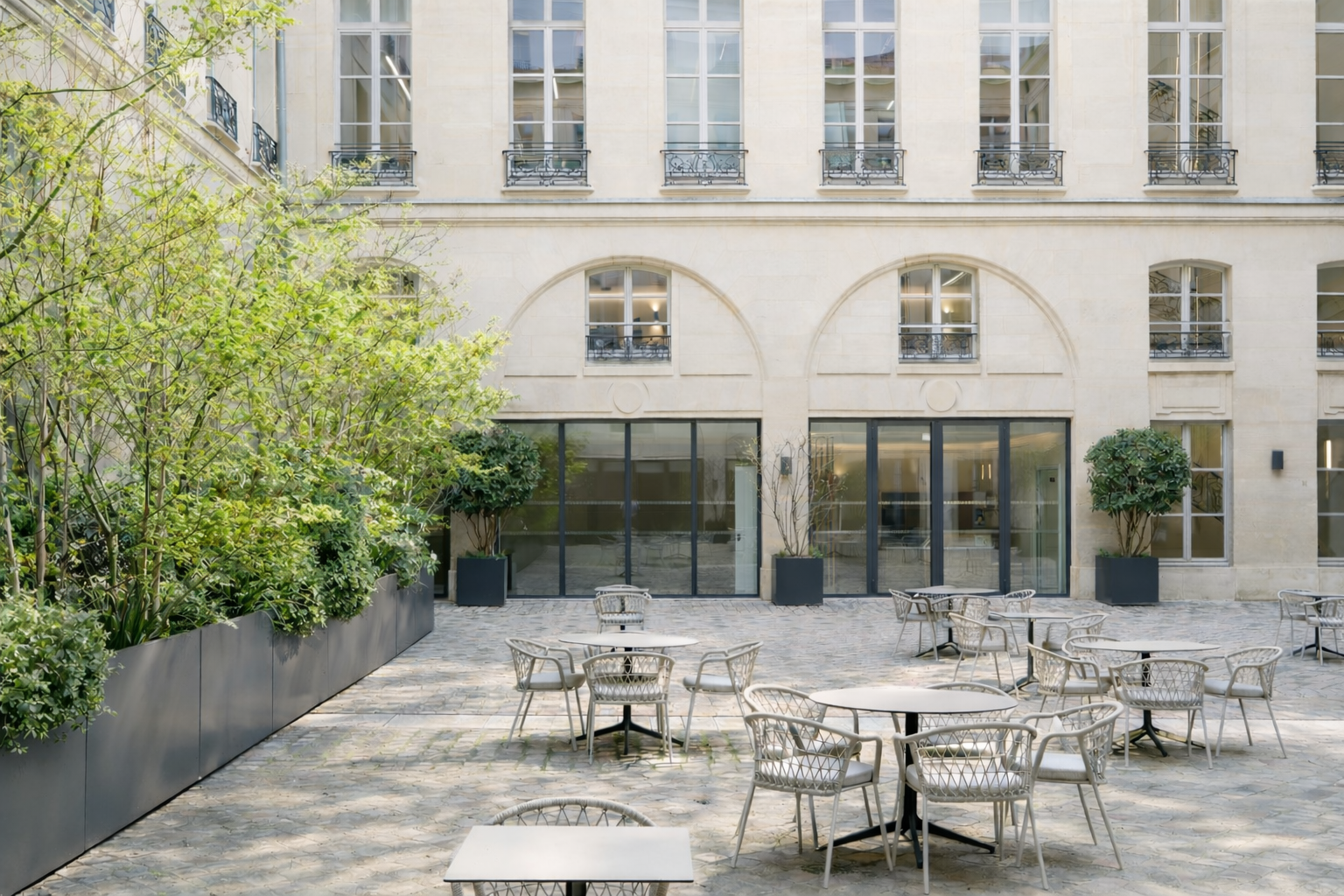 Cuisine RIE Retsaurant Rénnovation haussmanien Aménagement entreprise générale  .png
